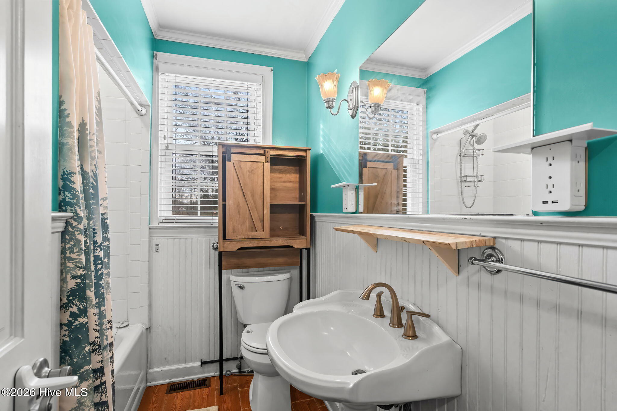 100549588 | Photo 30