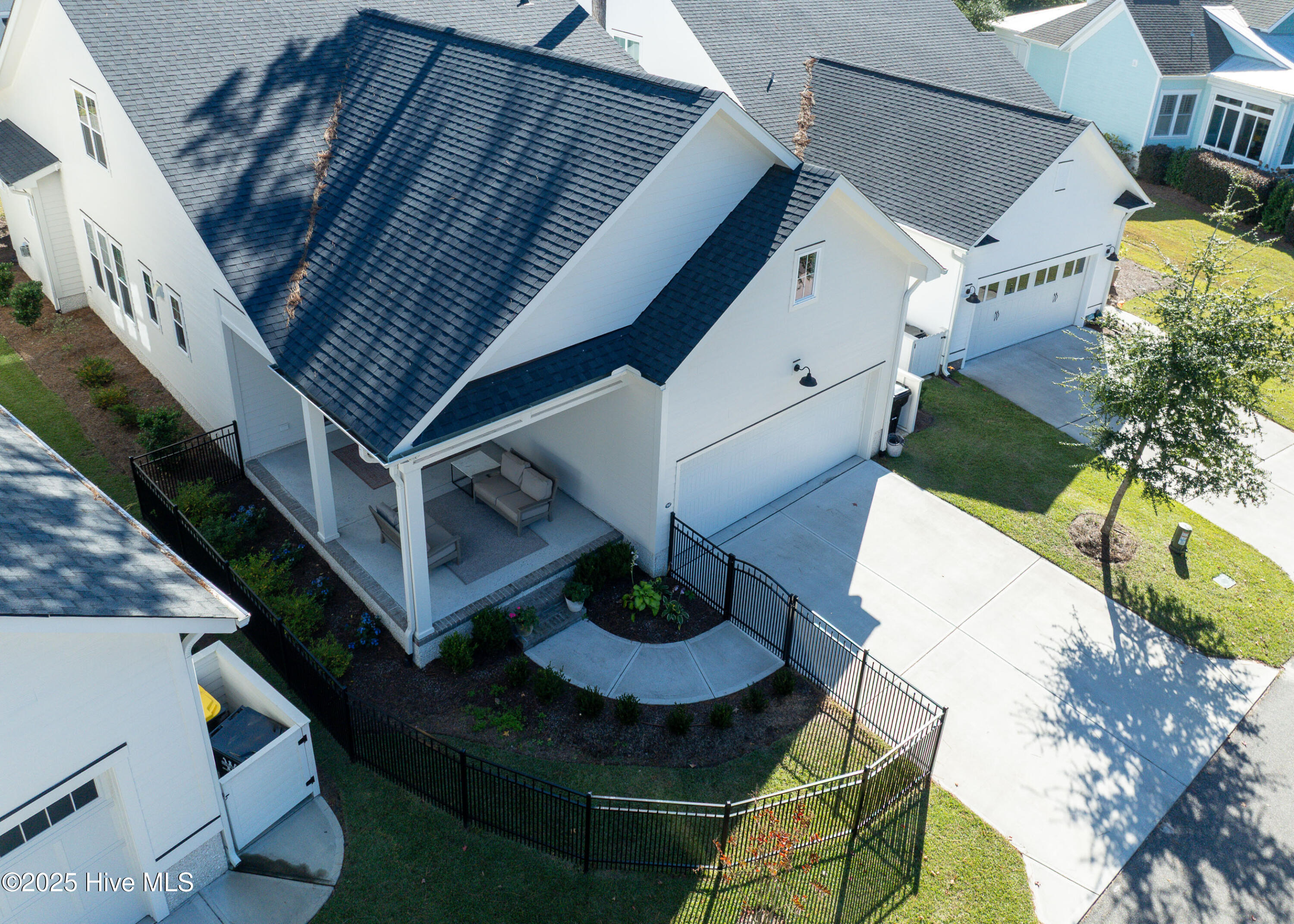 100543800 | Photo 33