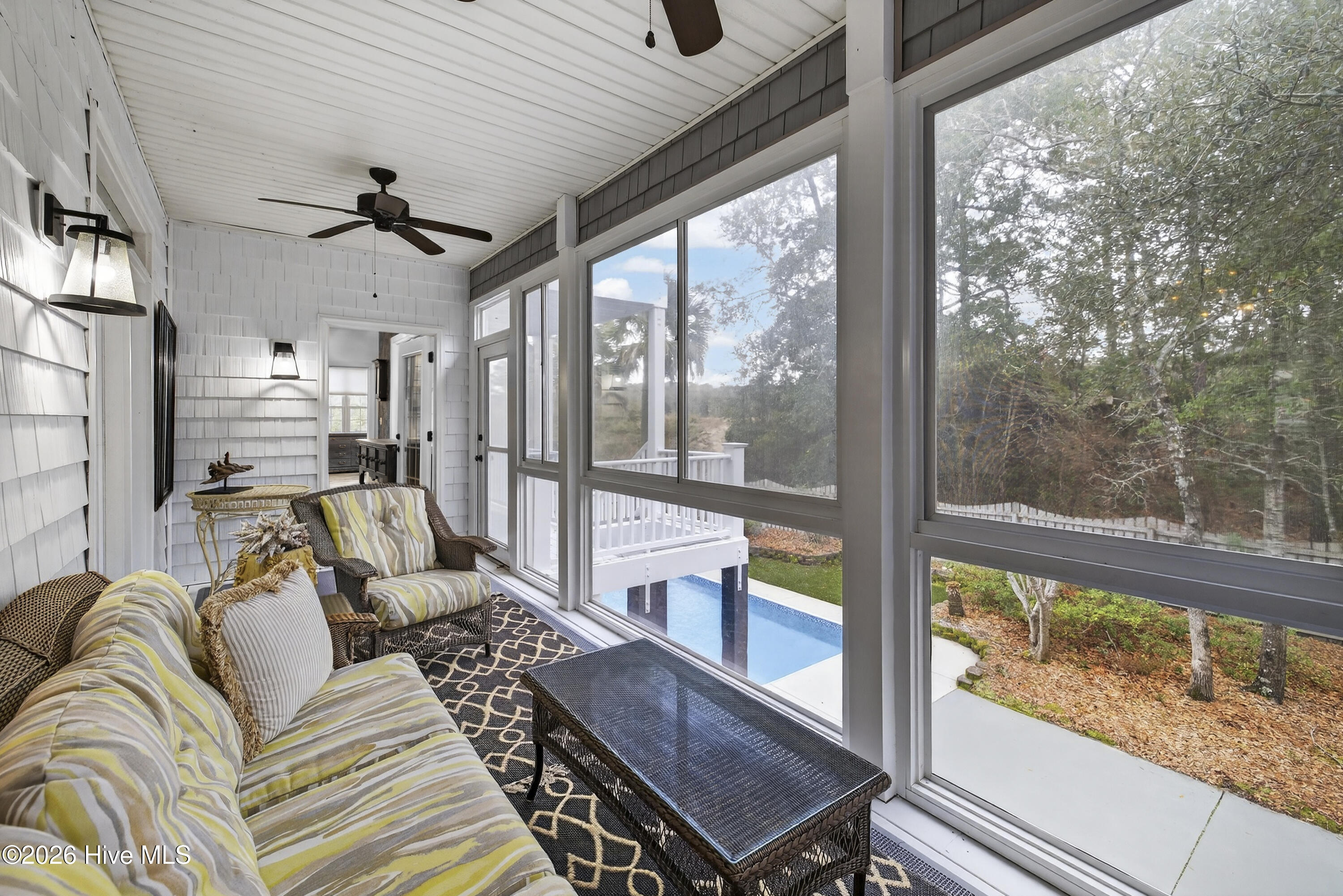 100557060 | Photo 20