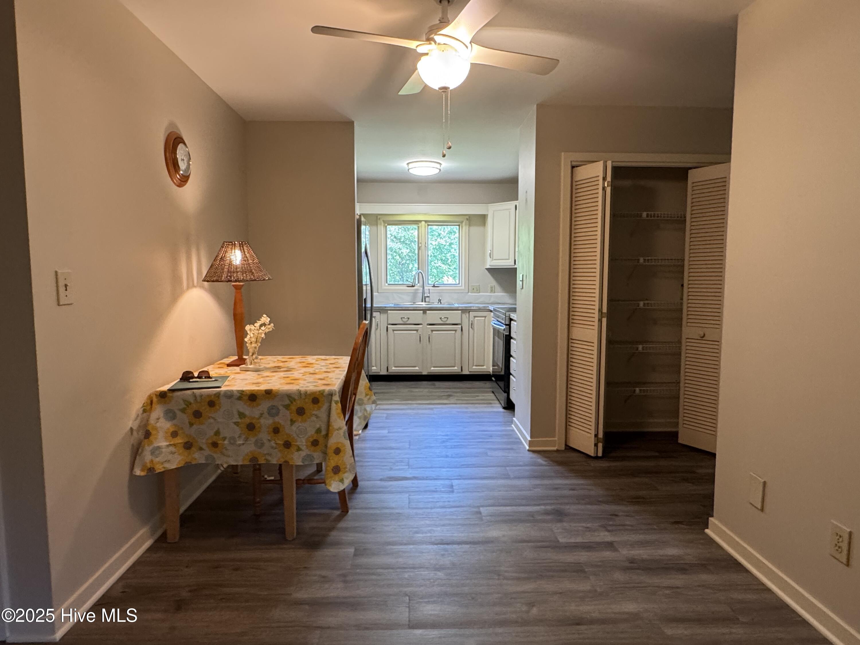 100516213 | Photo 11