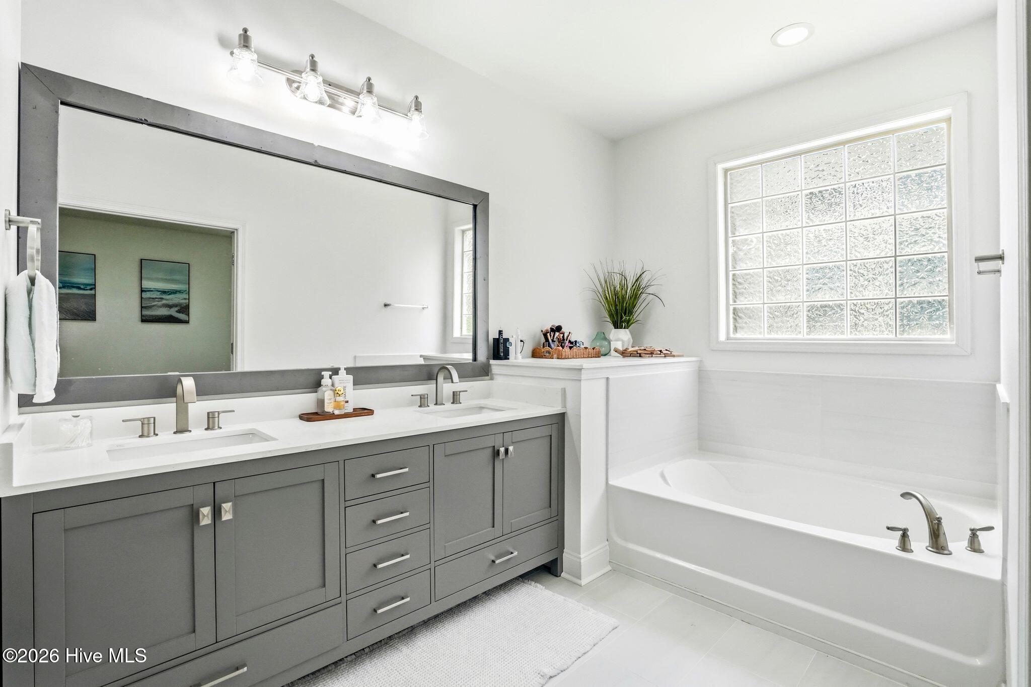 100566461 | Photo 31