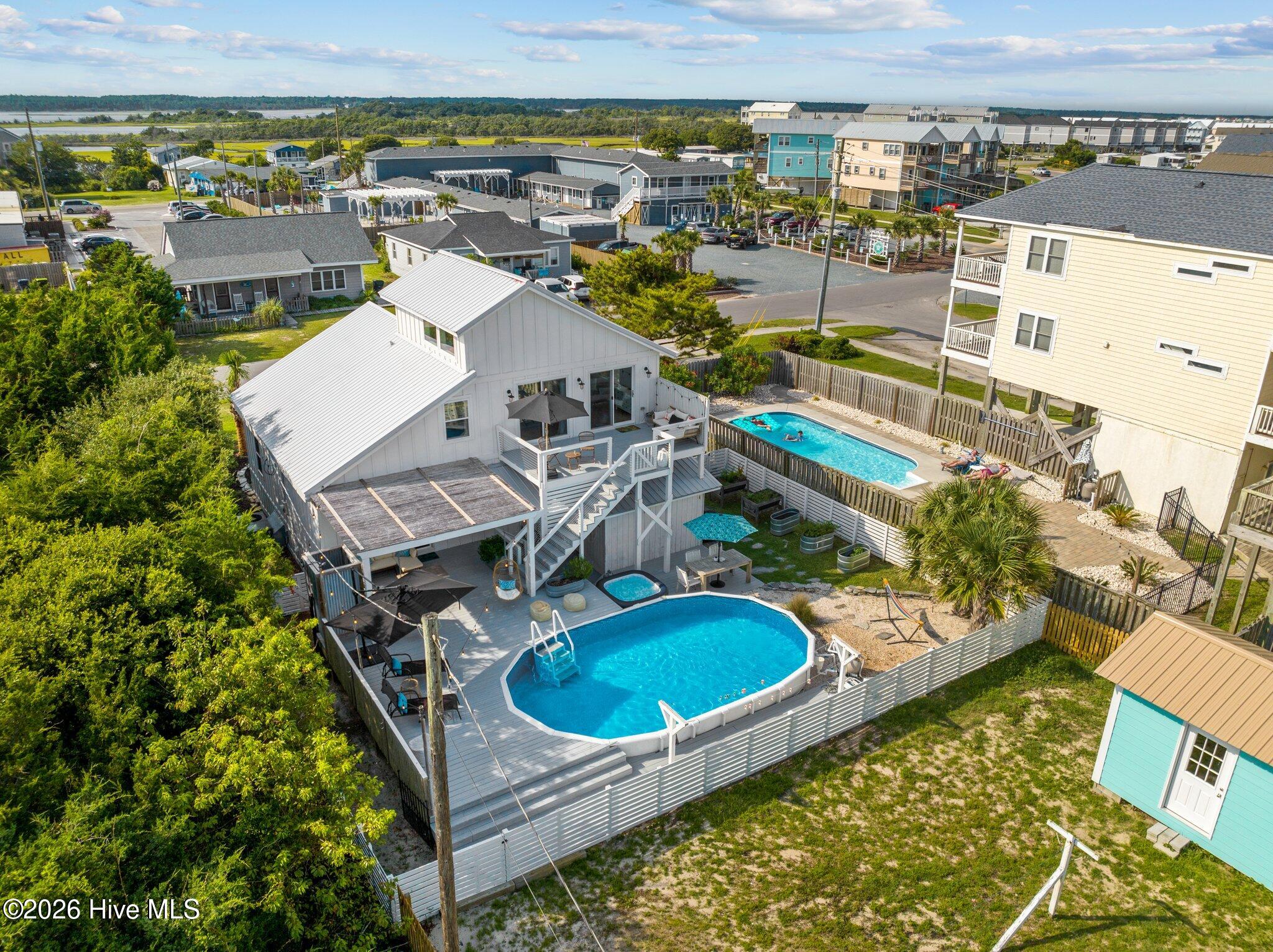 100560357 | Photo 56