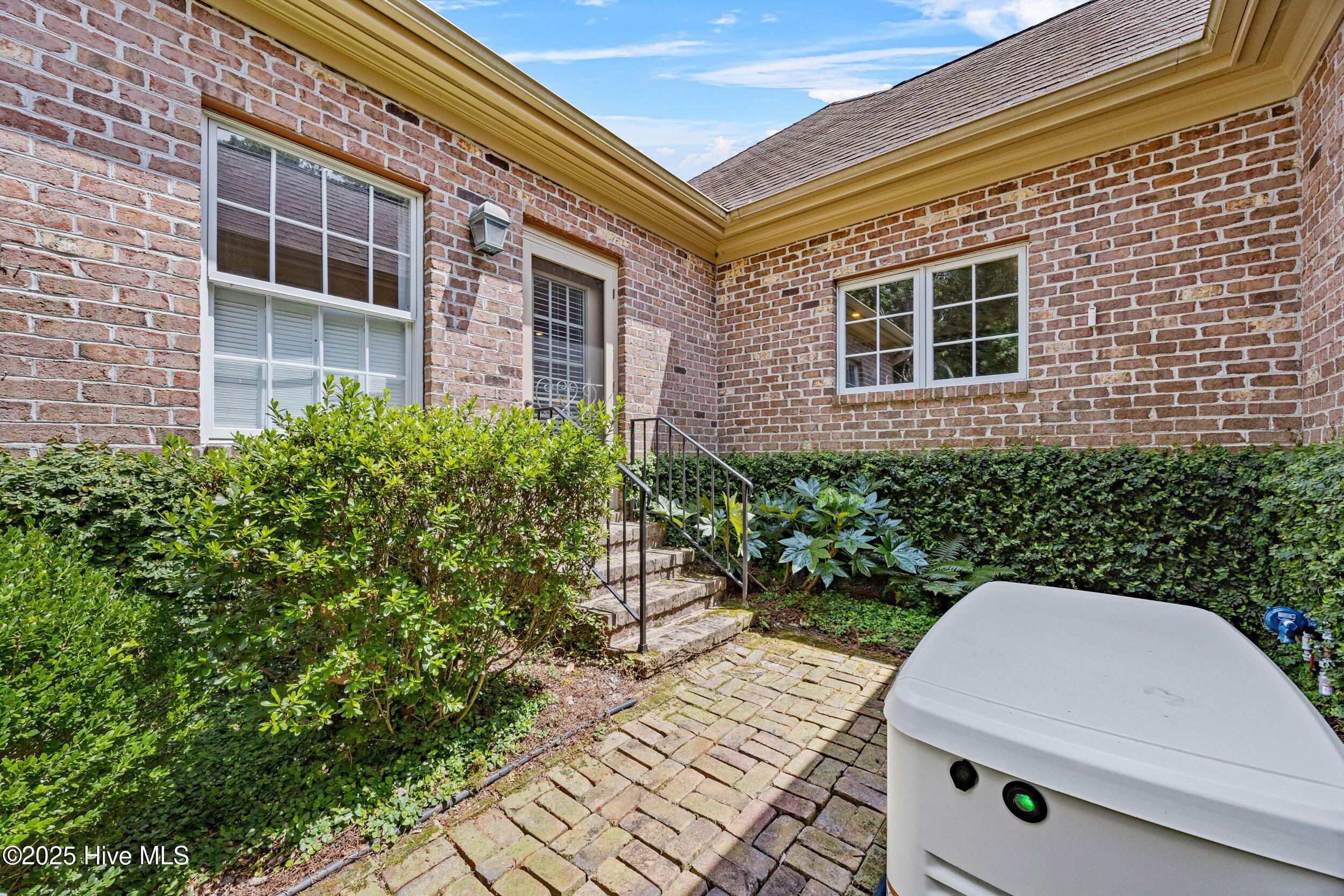 100516126 | Photo 58