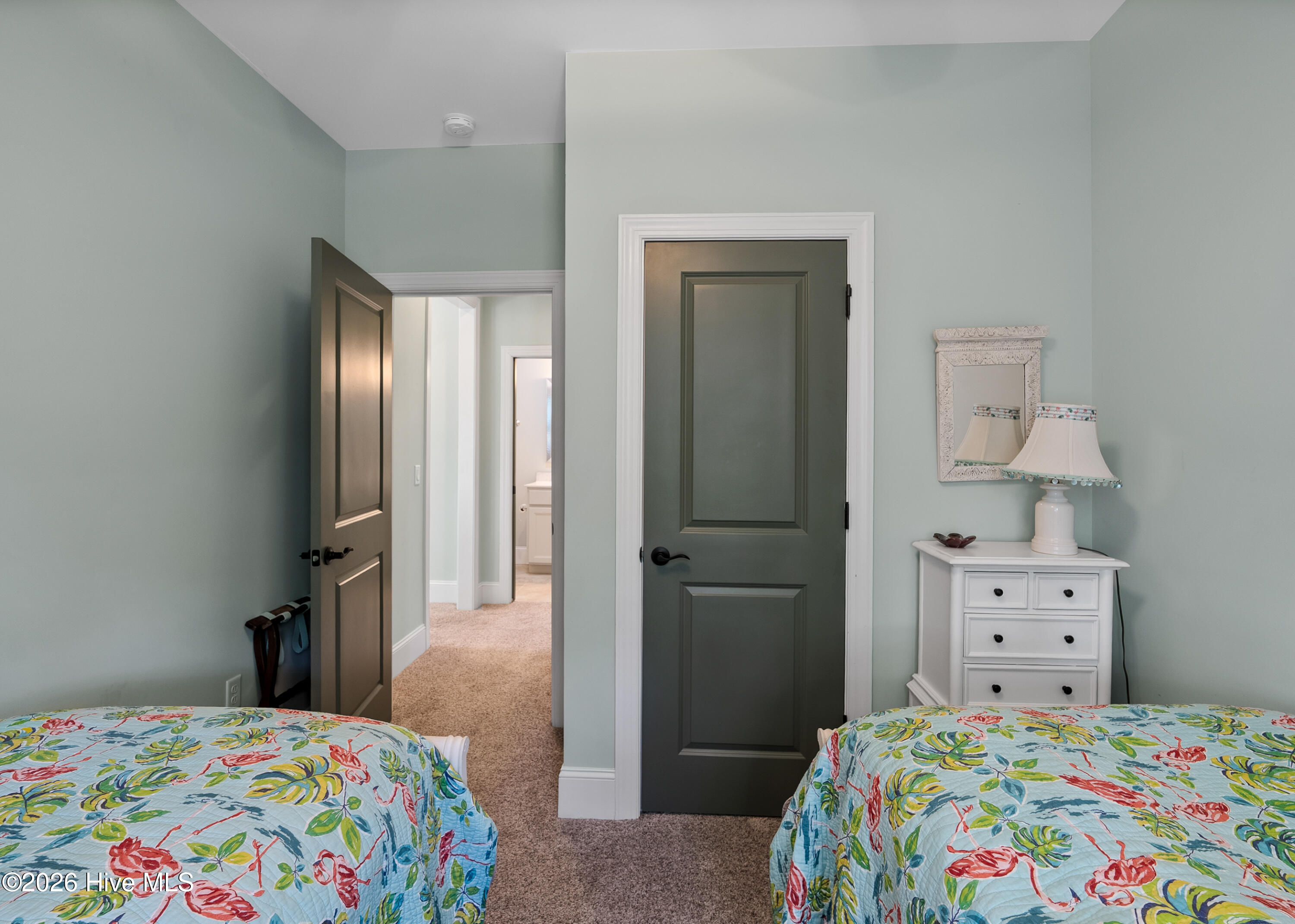 100550882 | Photo 52