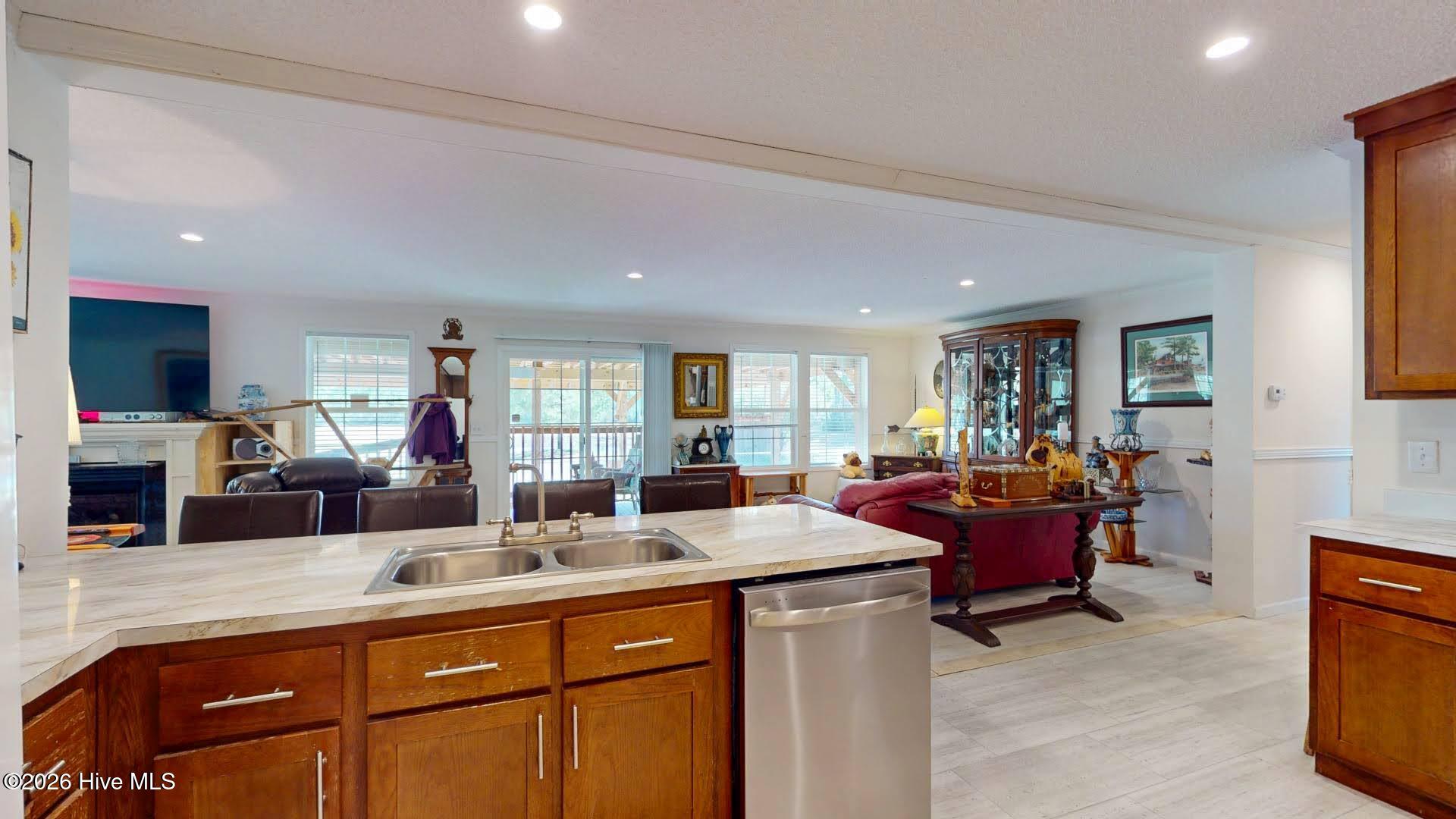 100567177 | Photo 20