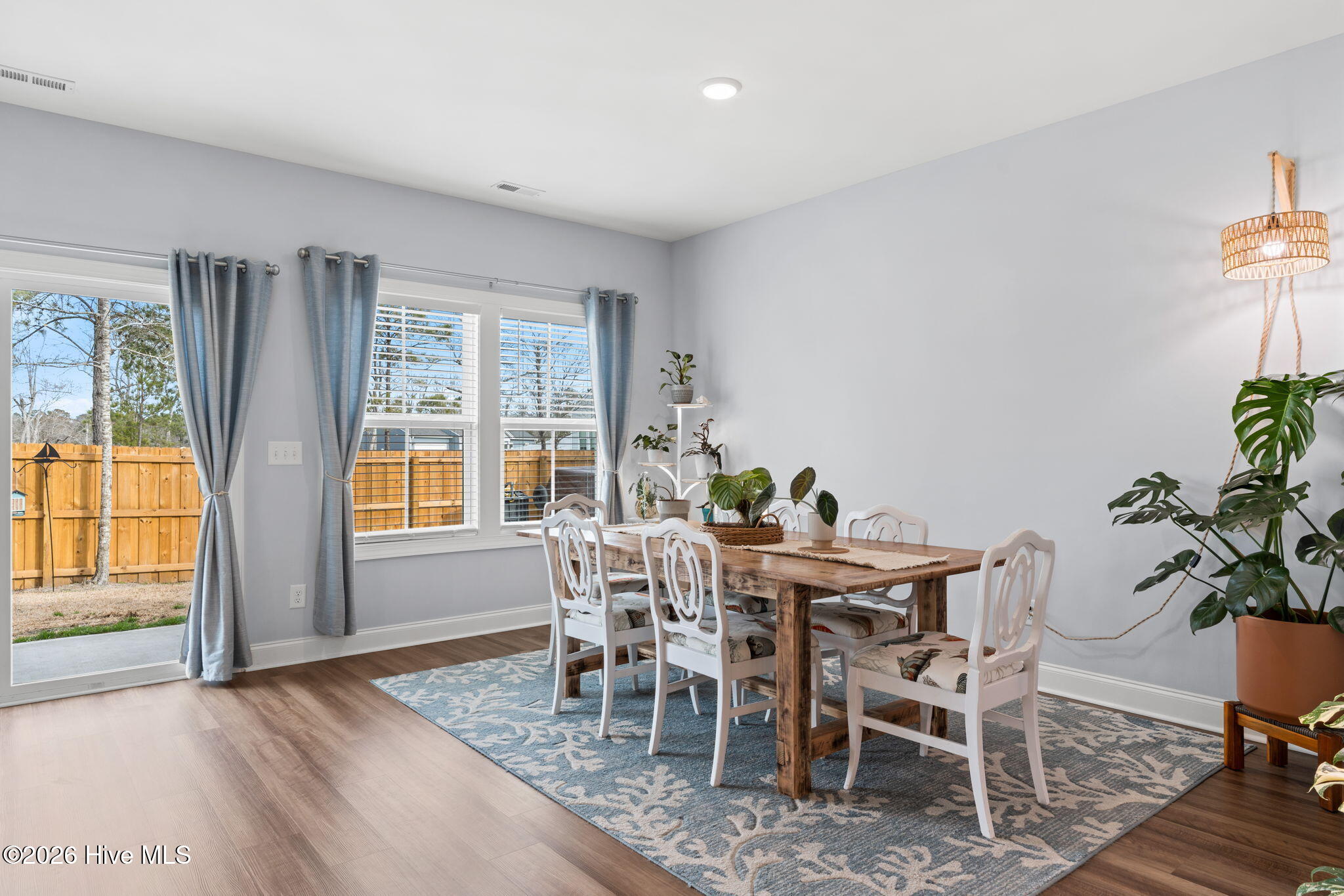 100556728 | Photo 21