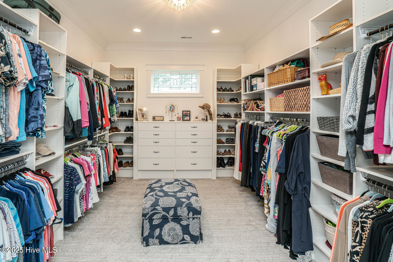 100547698 | Photo 29