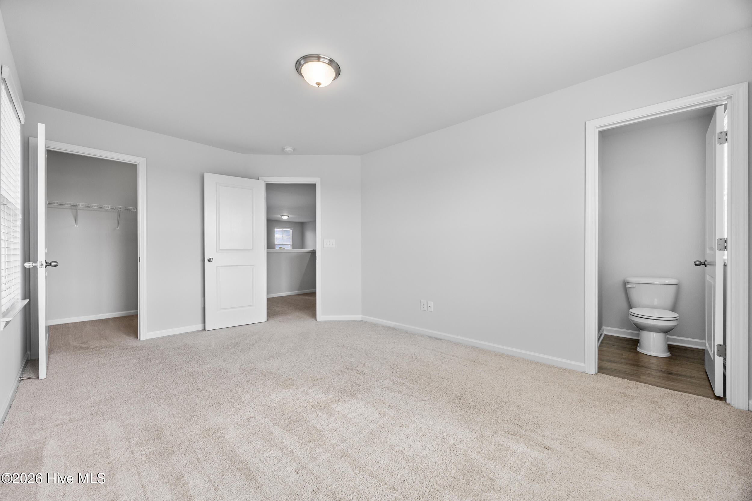 100557487 | Photo 27