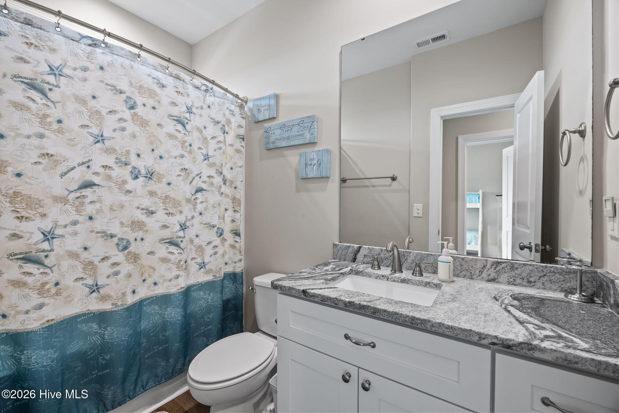 100565751 | Photo 41