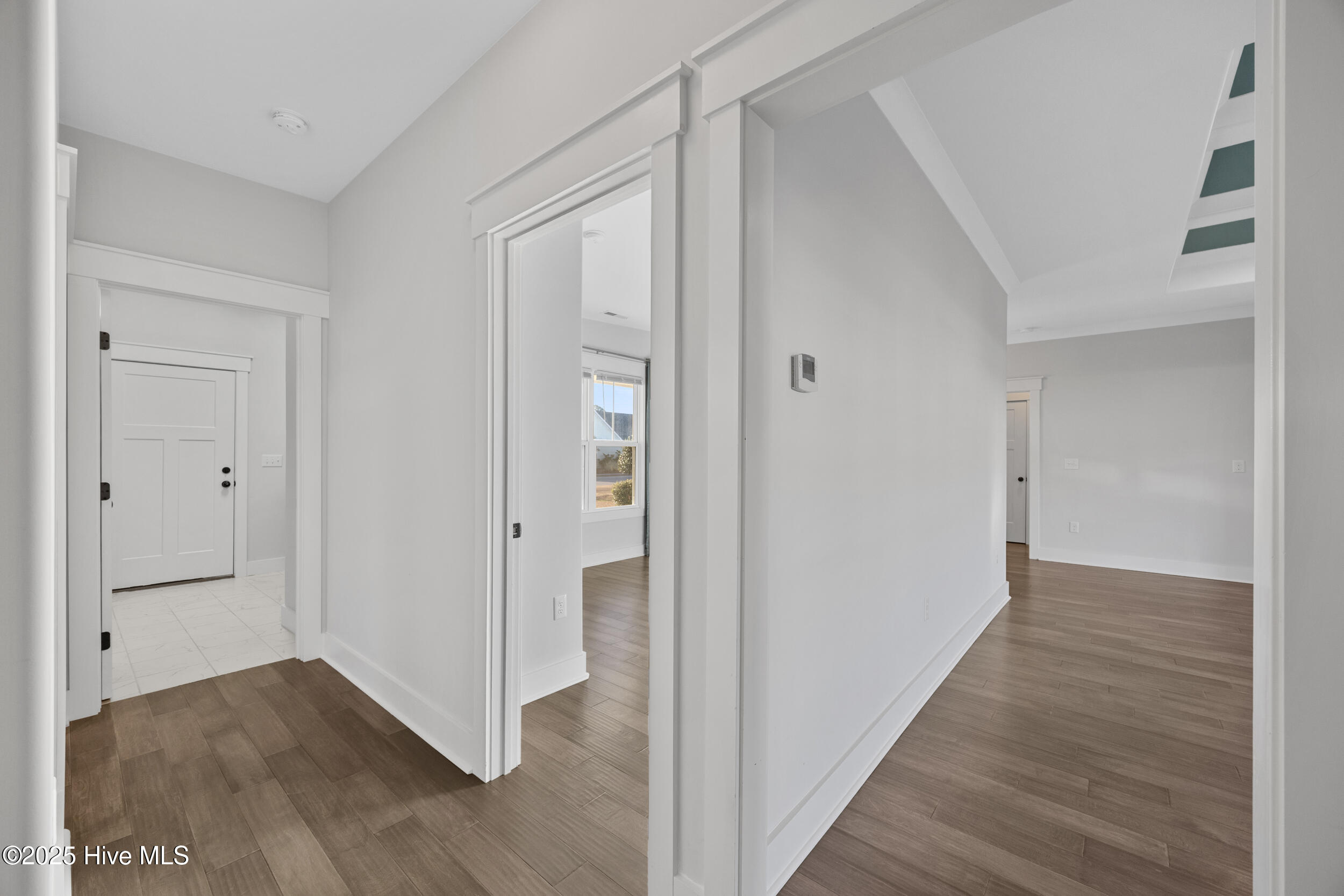 100545820 | Photo 13