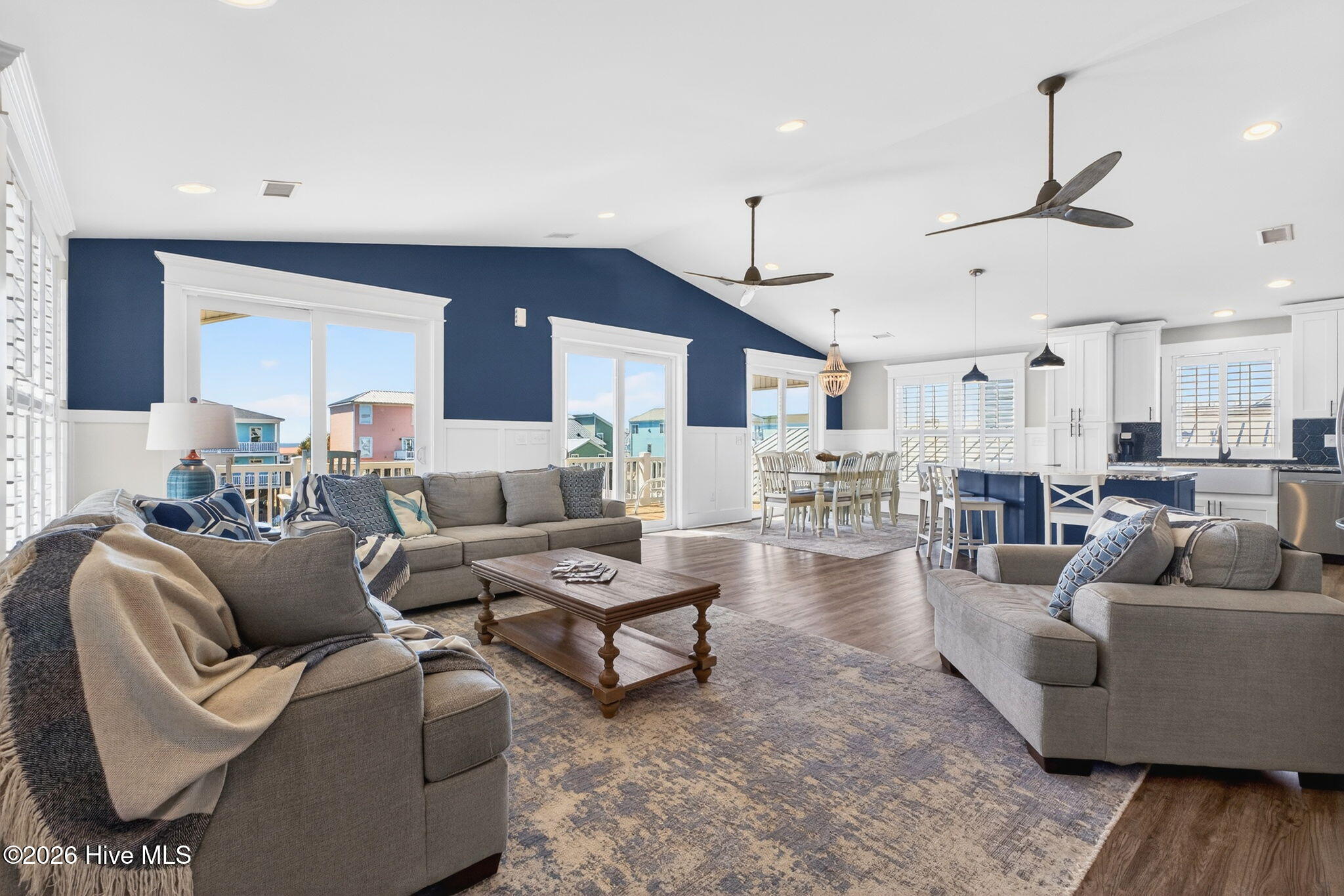 100554481 | Photo 17