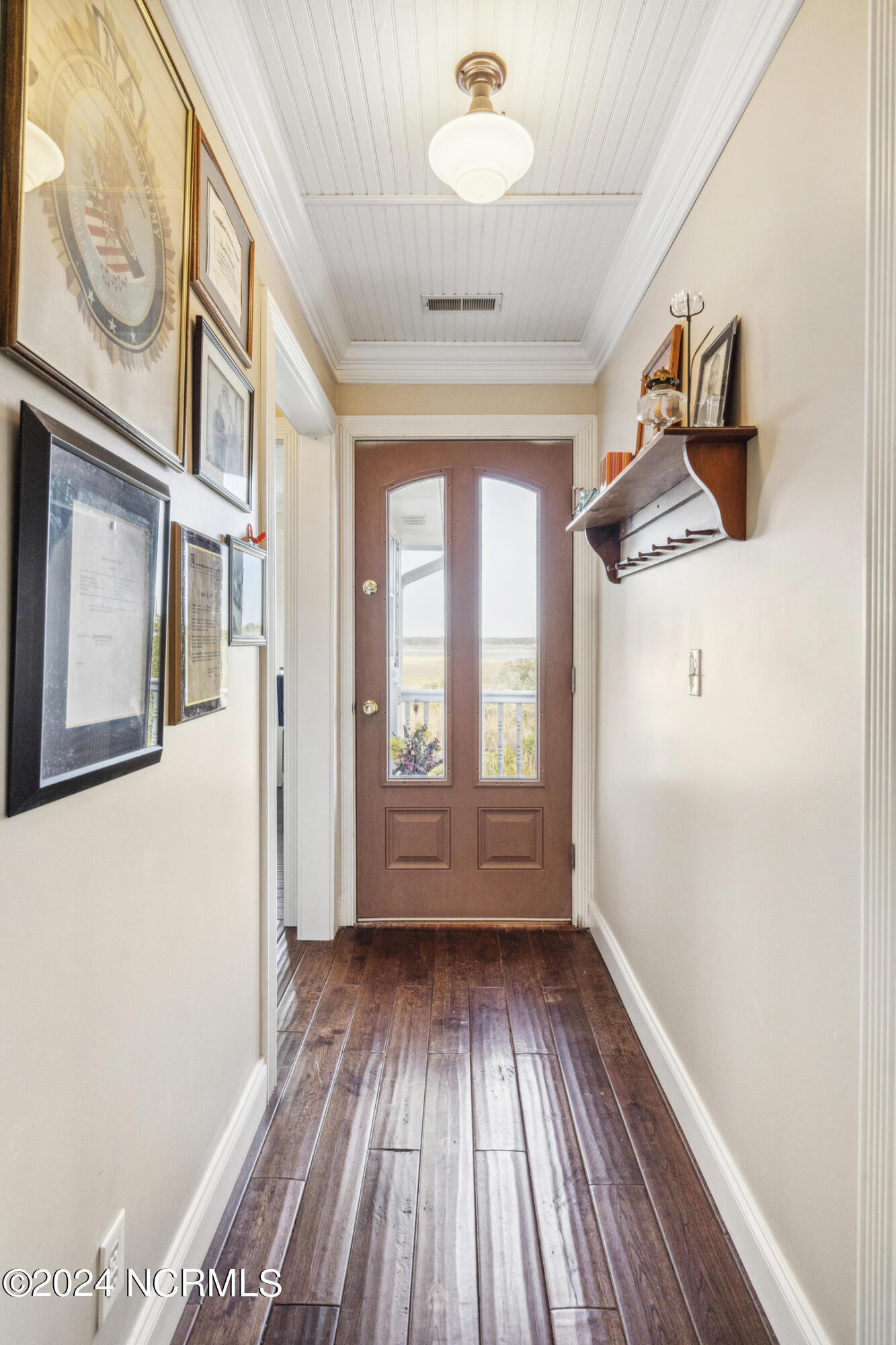 100535600 | Photo 36