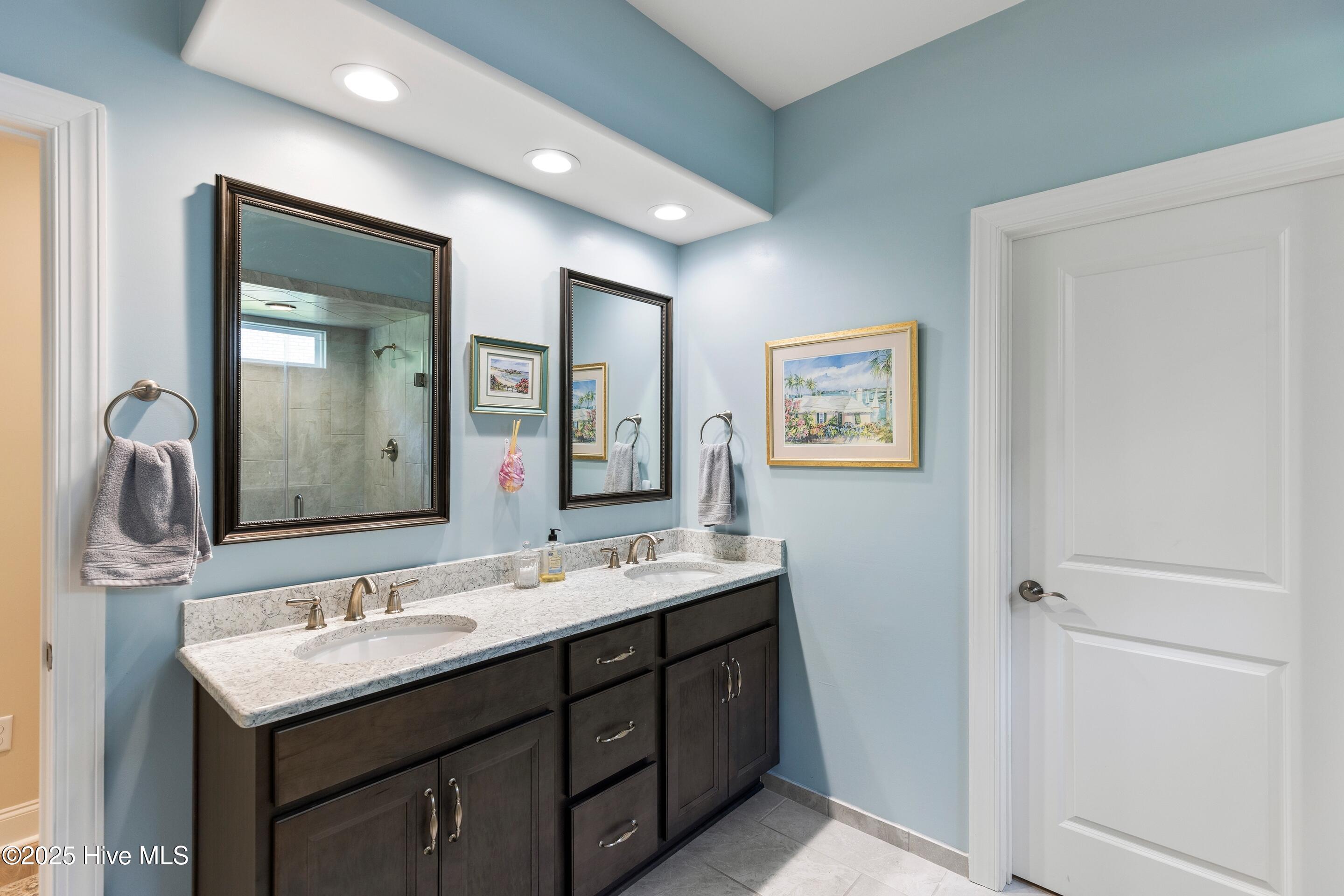 100558361 | Photo 31