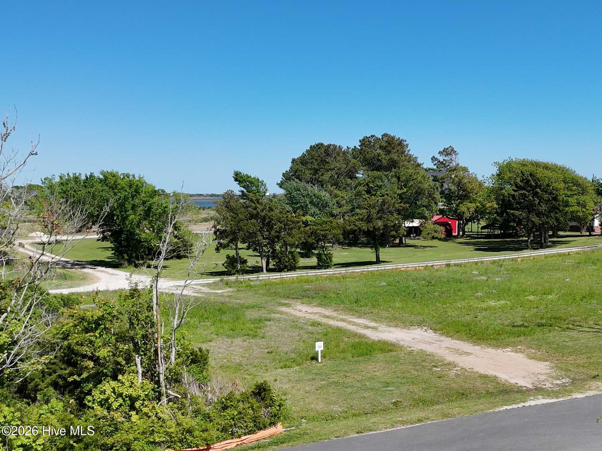 100569328 | Photo 11