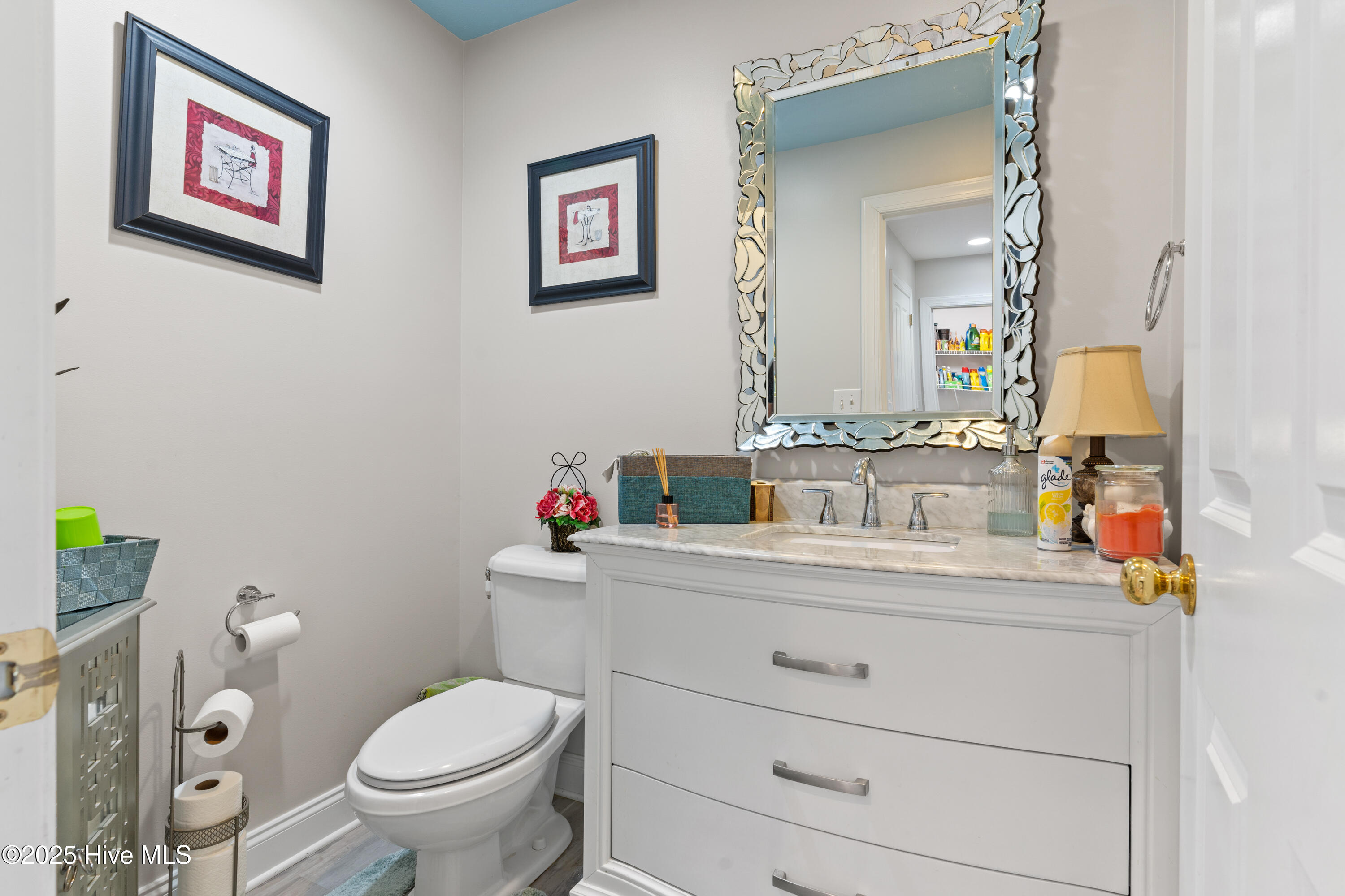 100548796 | Photo 35