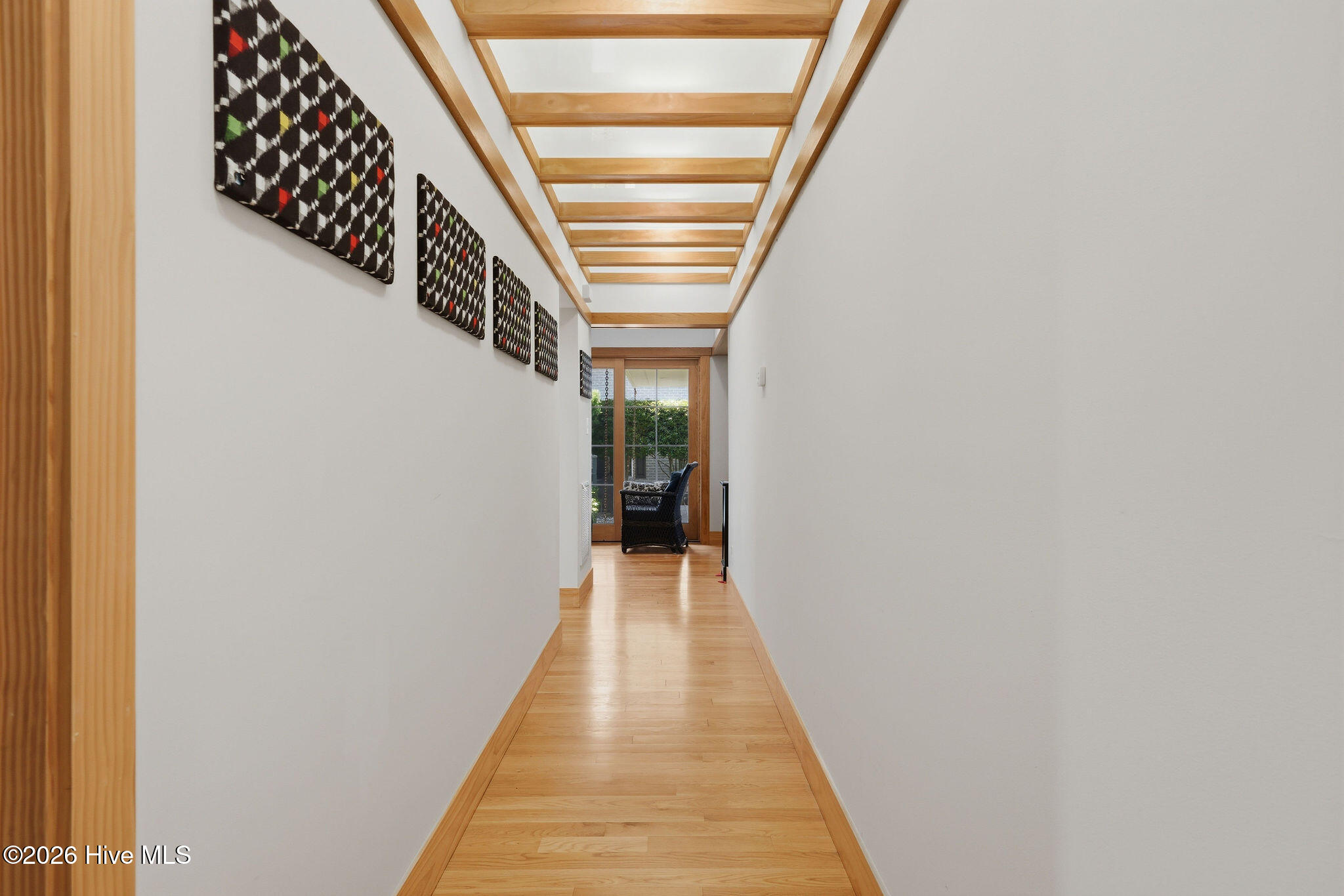 100569152 | Photo 49