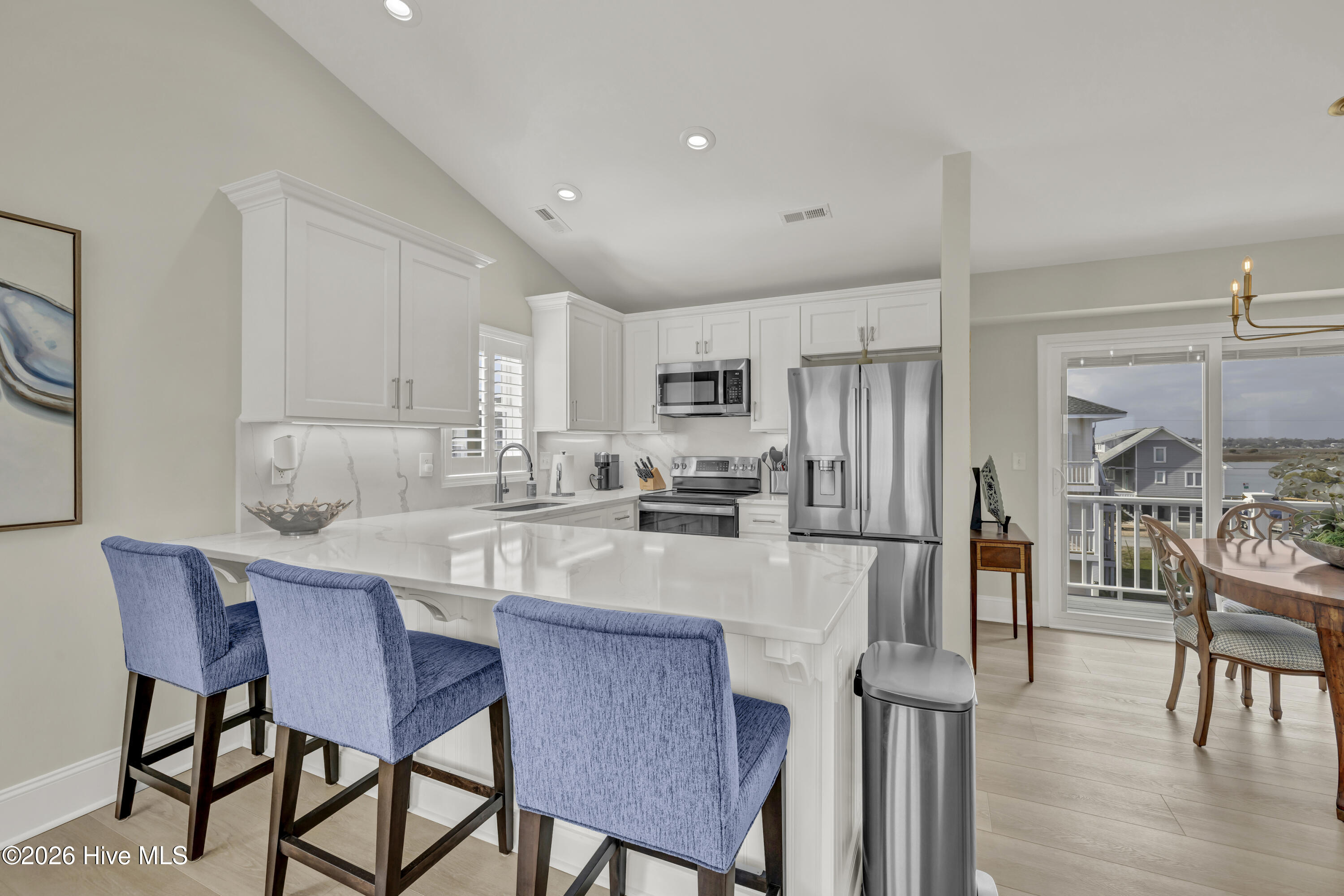 100559772 | Photo 11