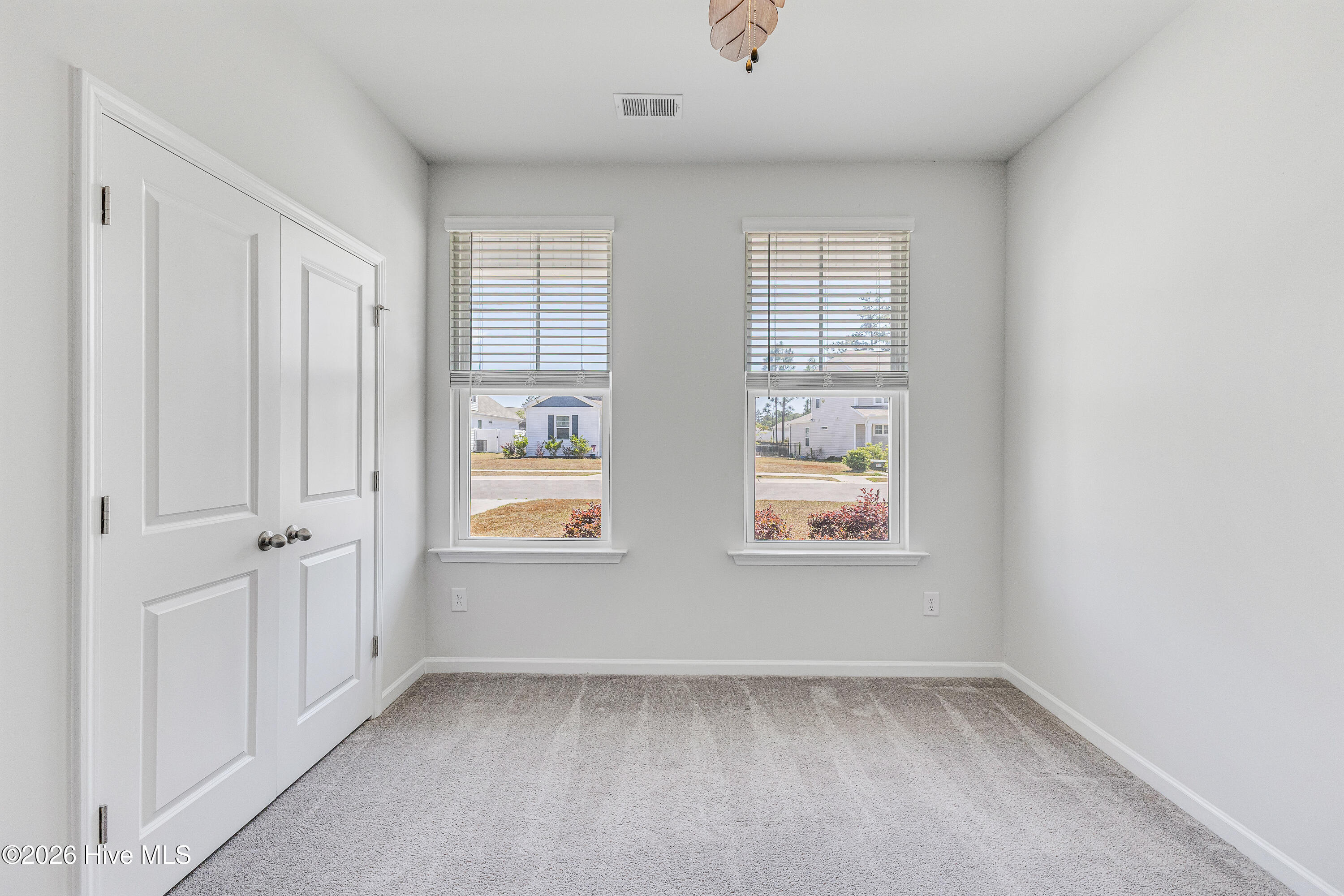 100521011 | Photo 33