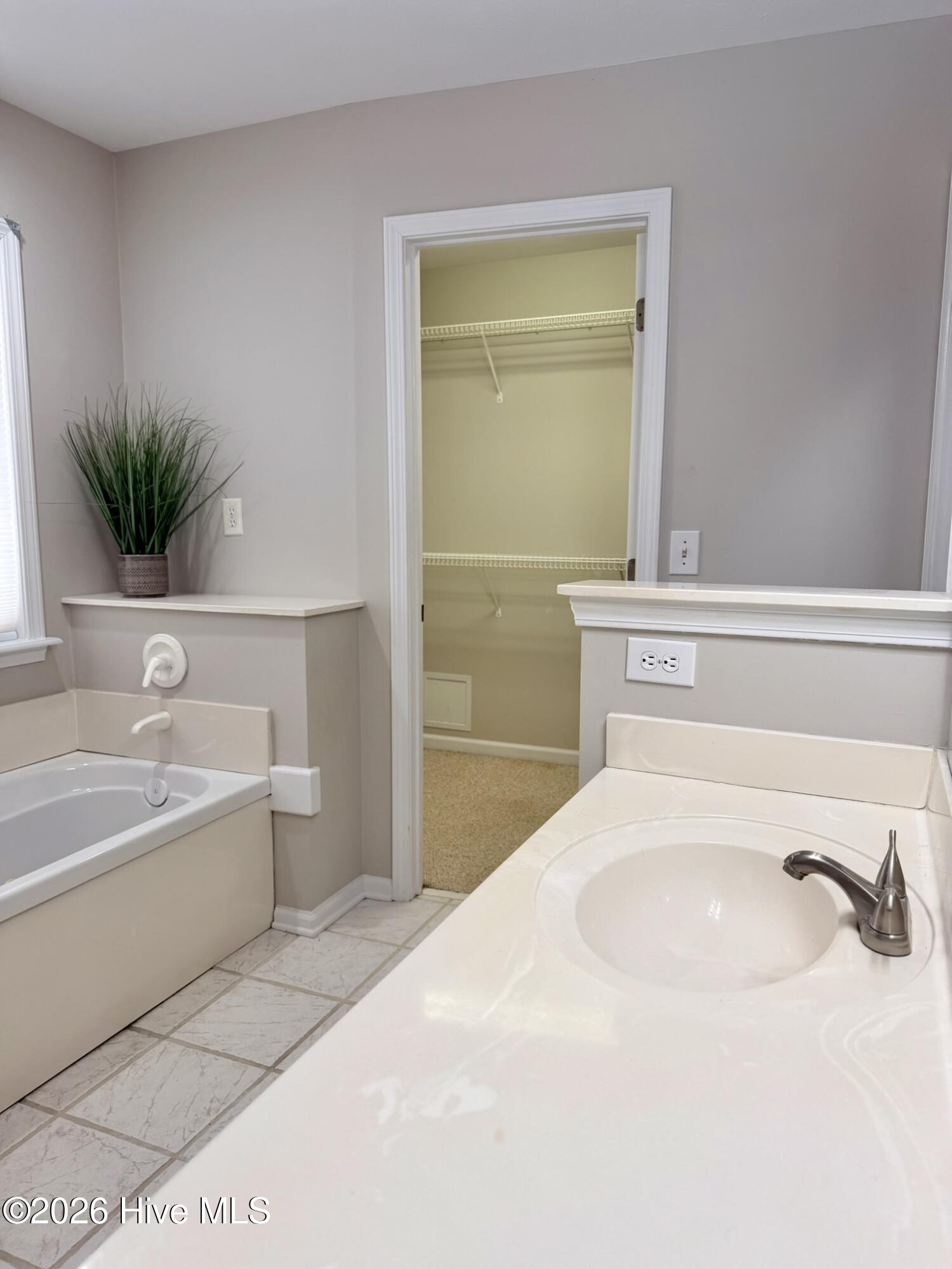 100552309 | Photo 24