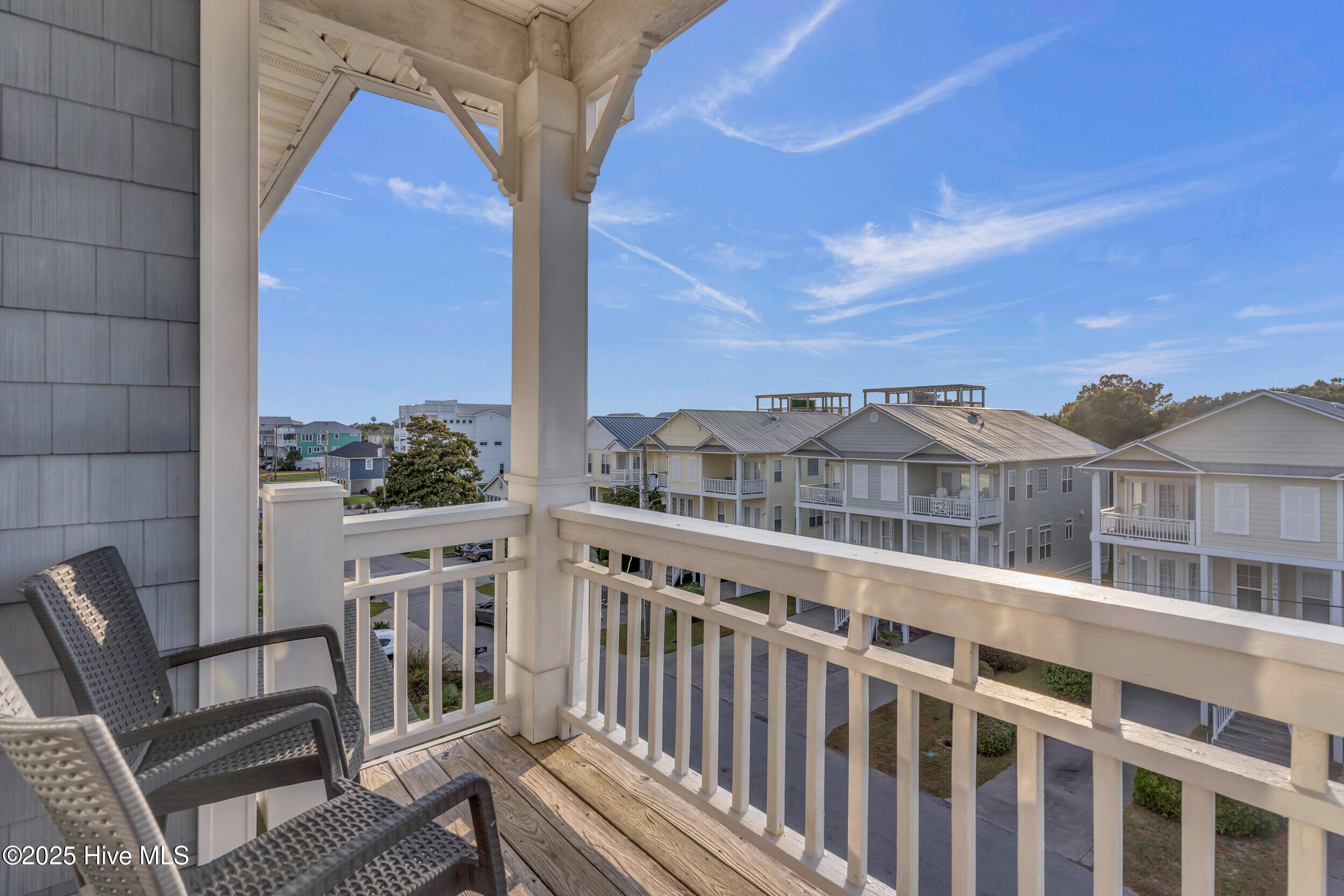 100530363 | Photo 41