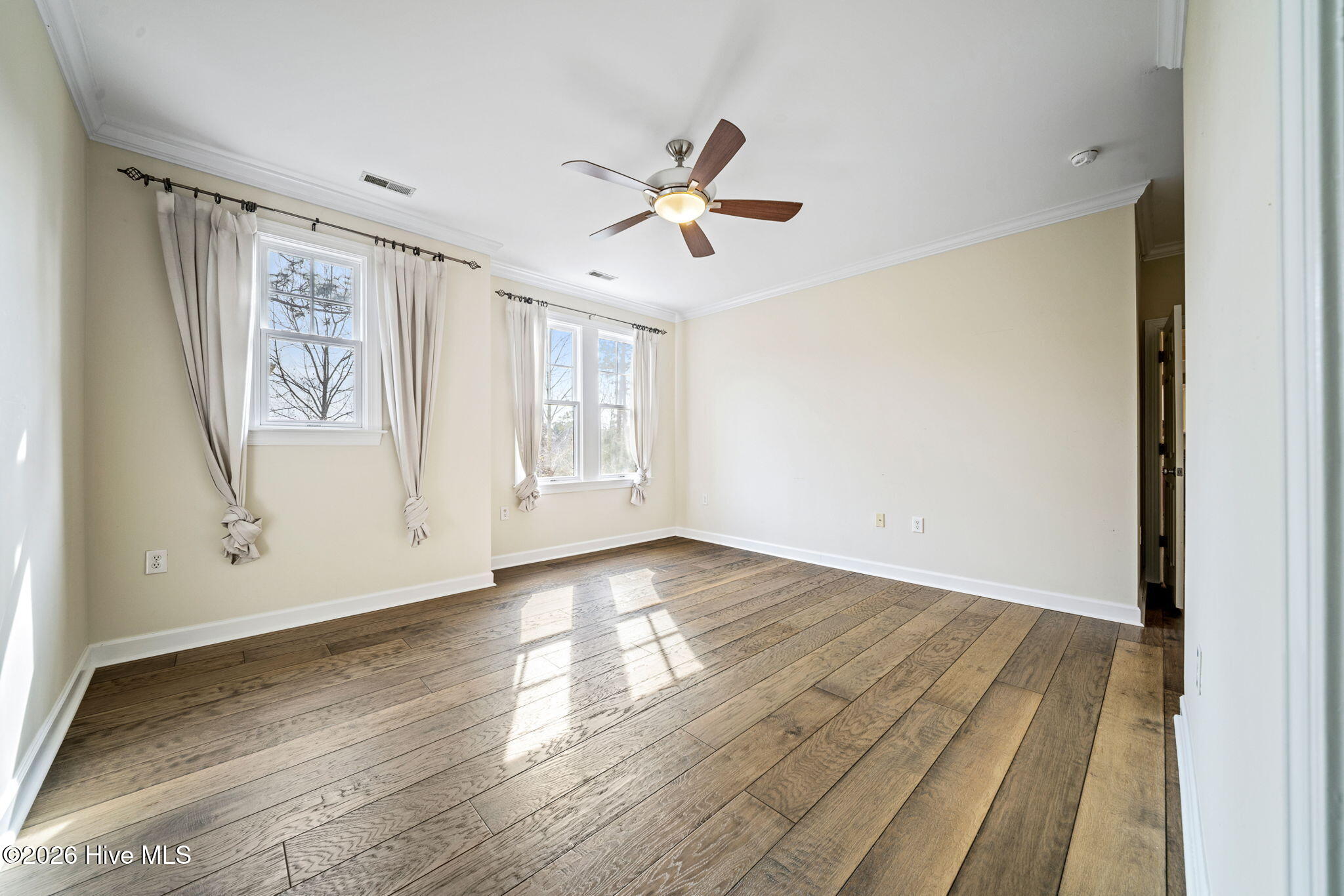 100557806 | Photo 28