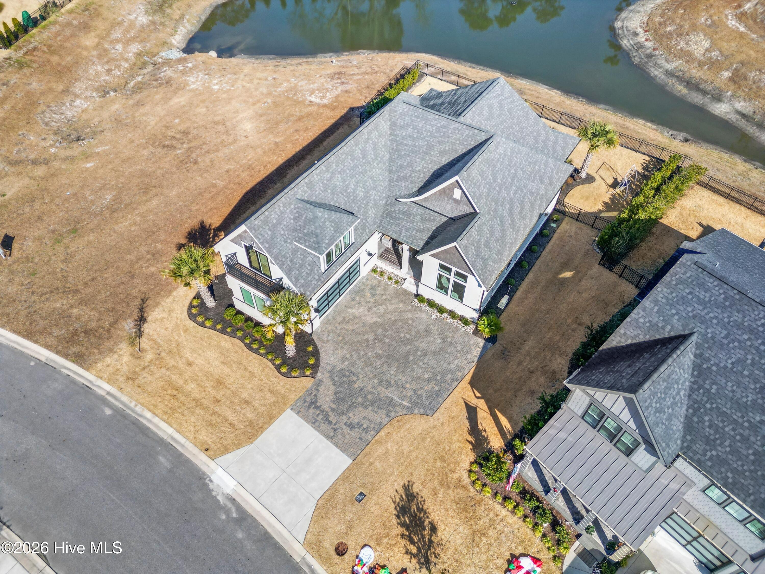 100546830 | Photo 80