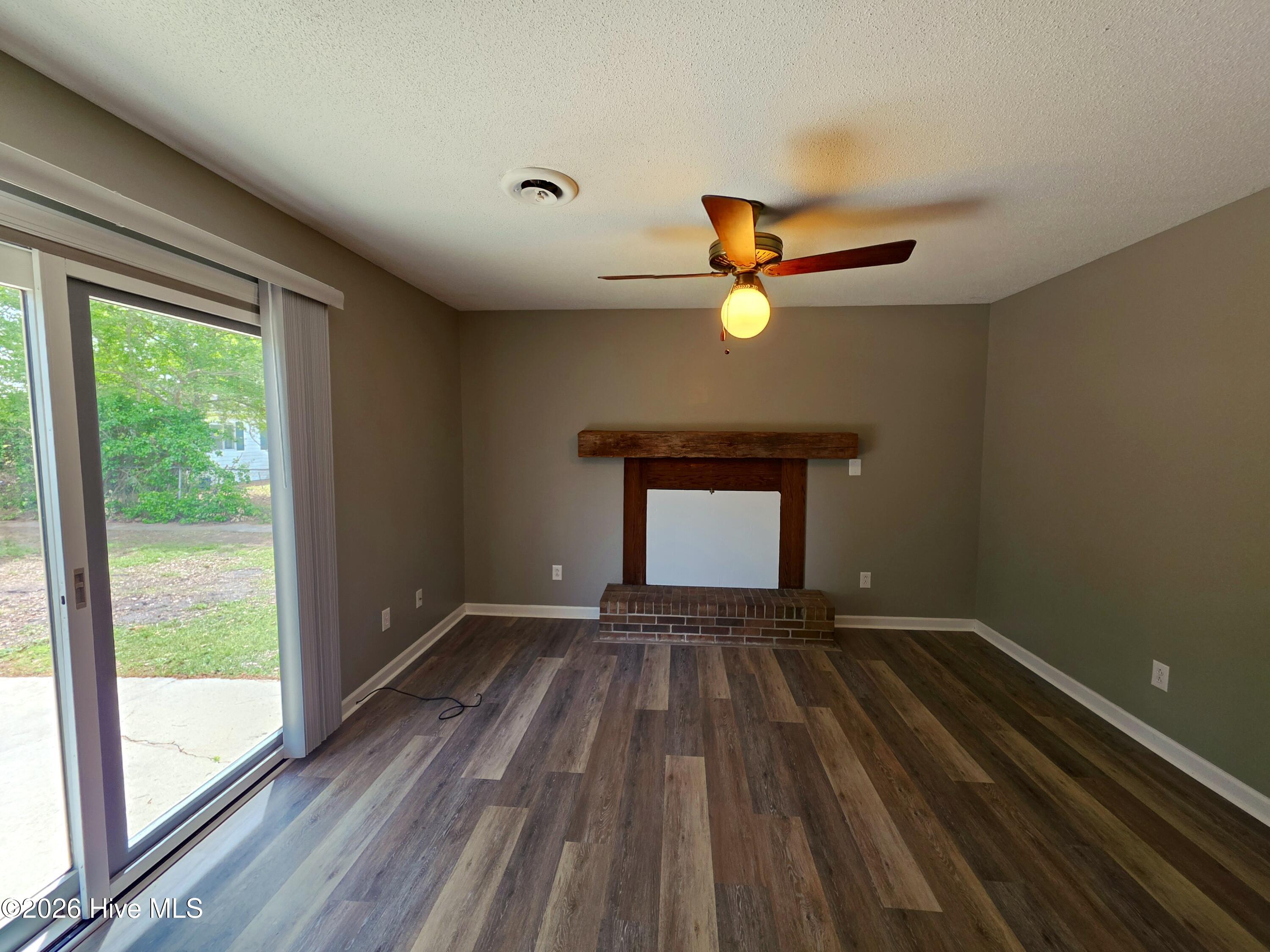 100567105 | Photo 18