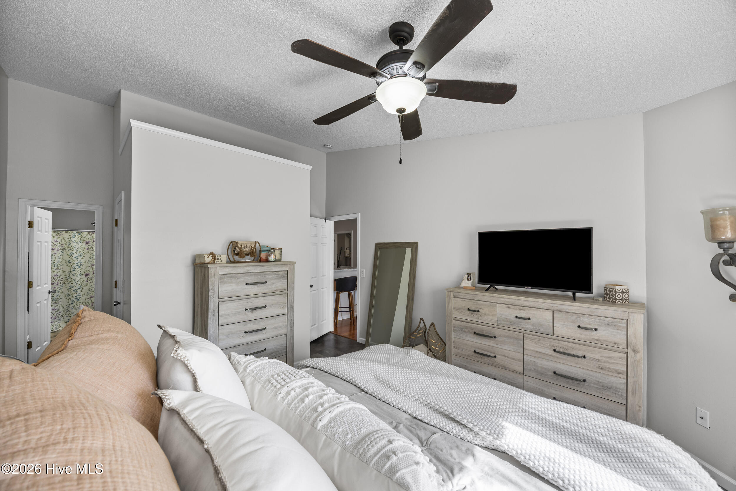 100552907 | Photo 25