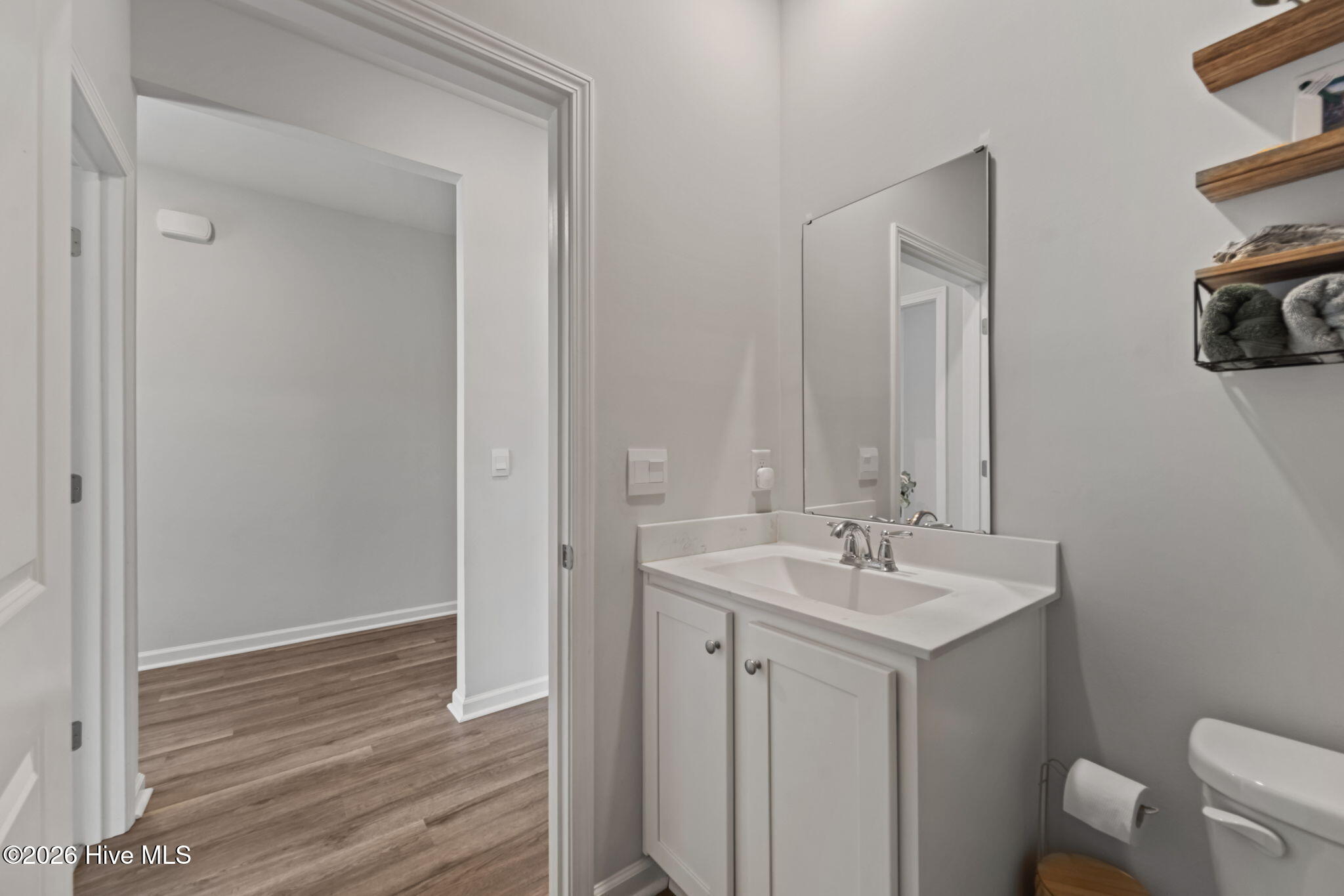 100564273 | Photo 27