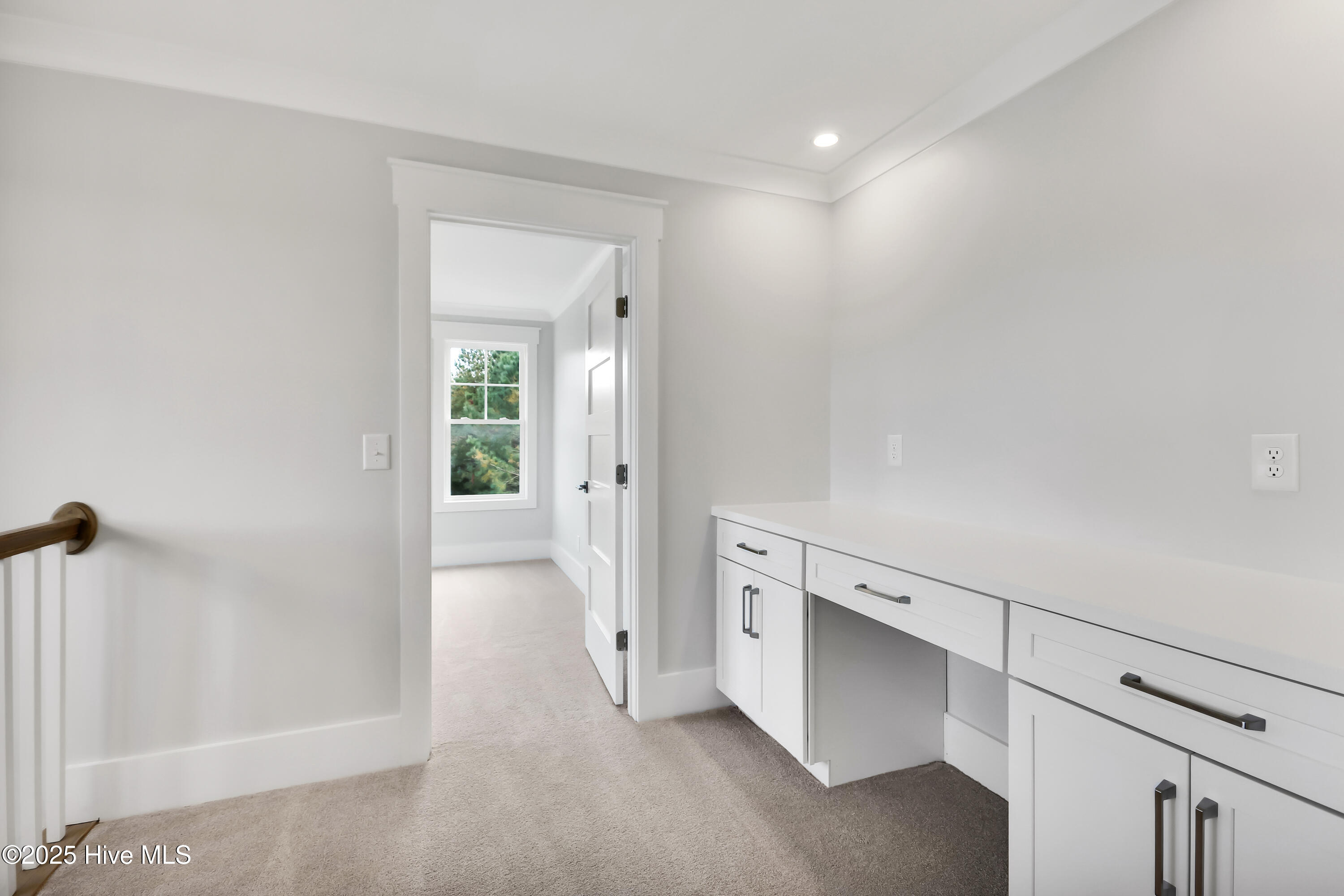 100542712 | Photo 33