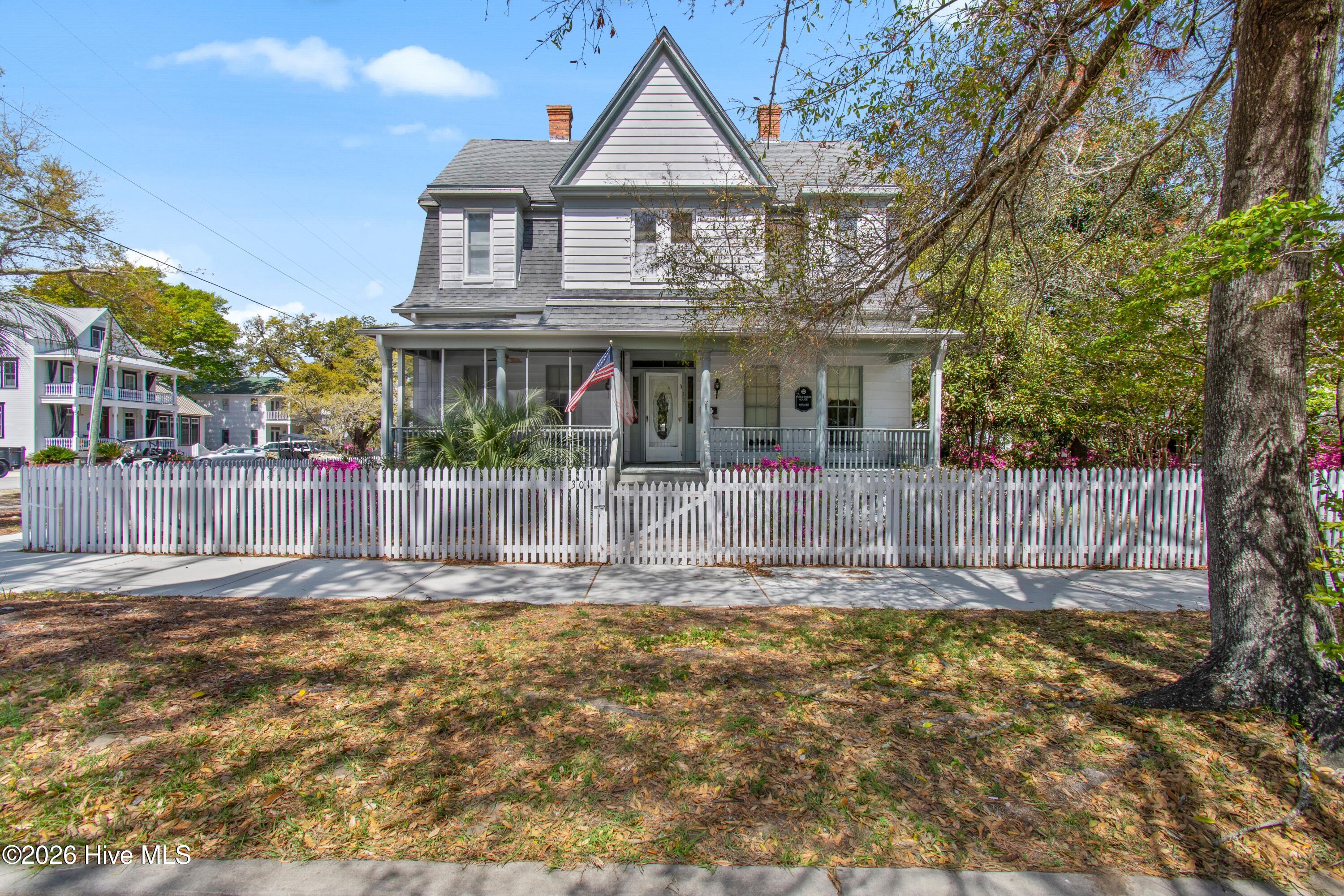 100566206 | Photo 63