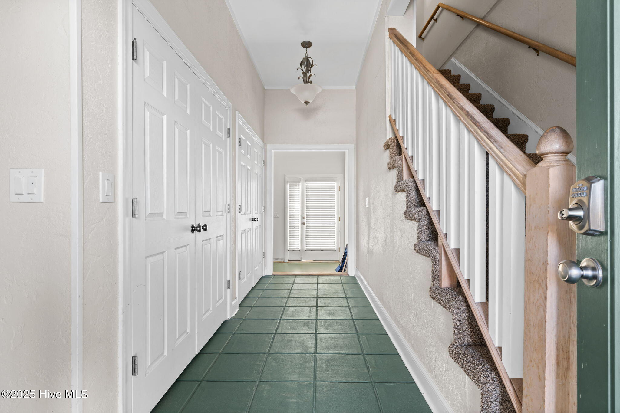 100541460 | Photo 66