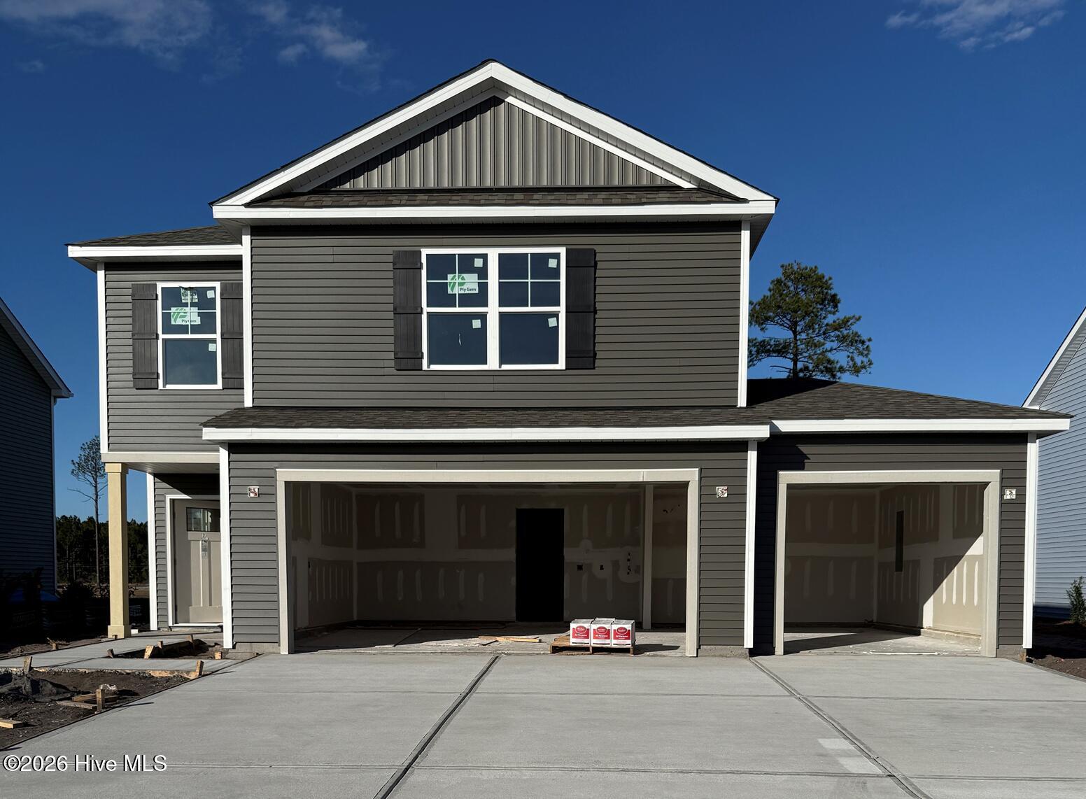 100553327 | Photo 45