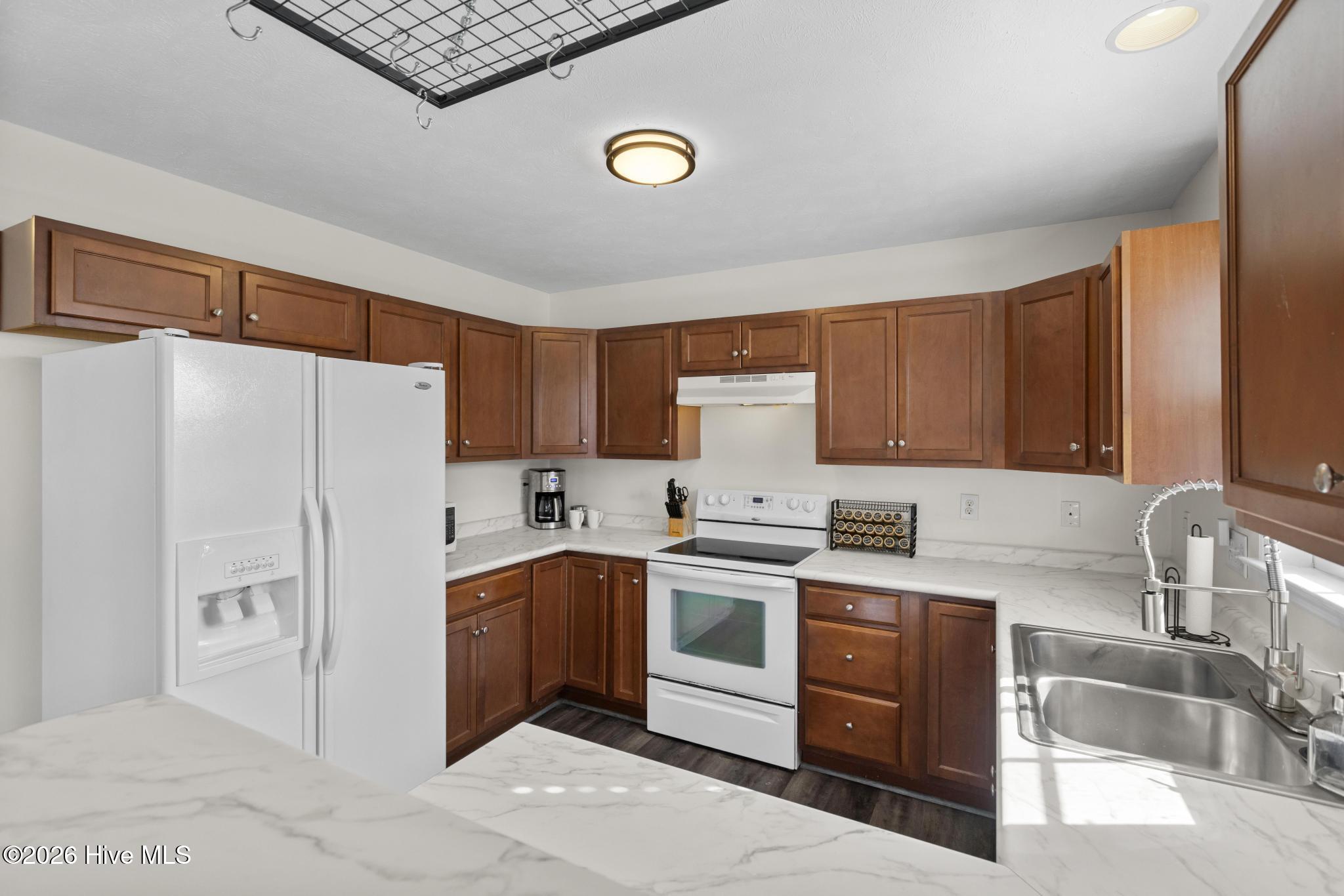 100552473 | Photo 11