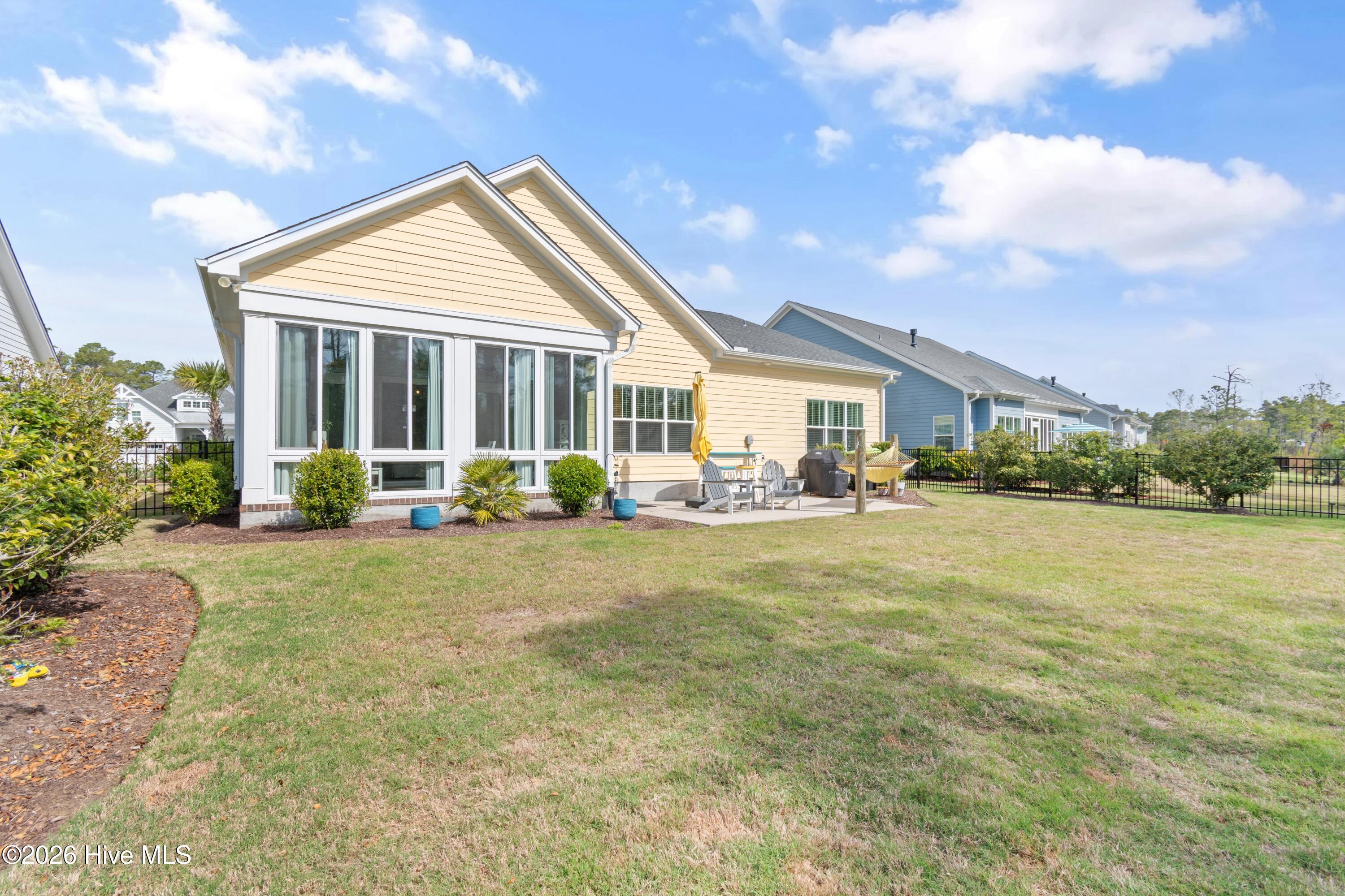 100566064 | Photo 42