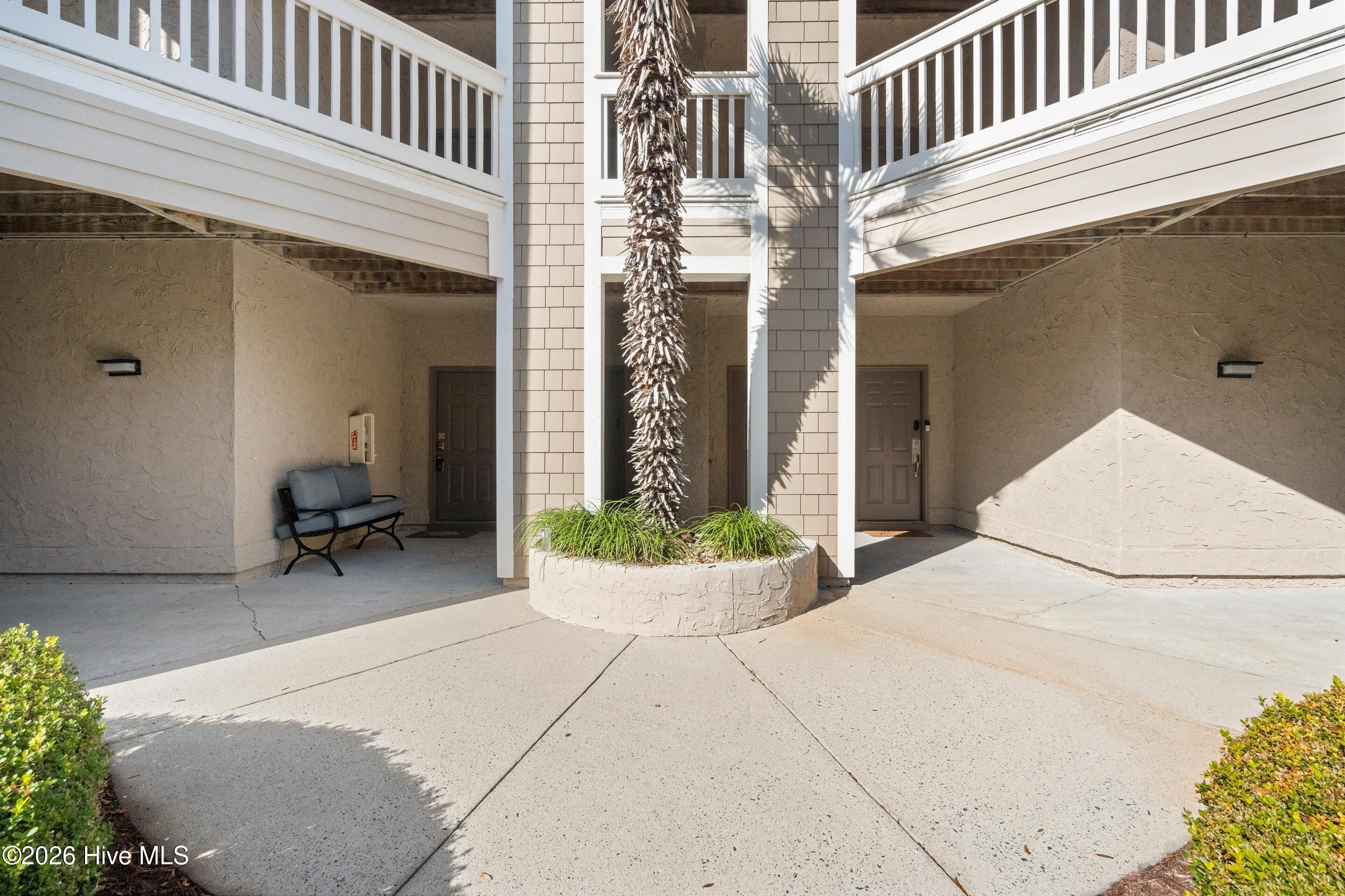 100548486 | Photo 11