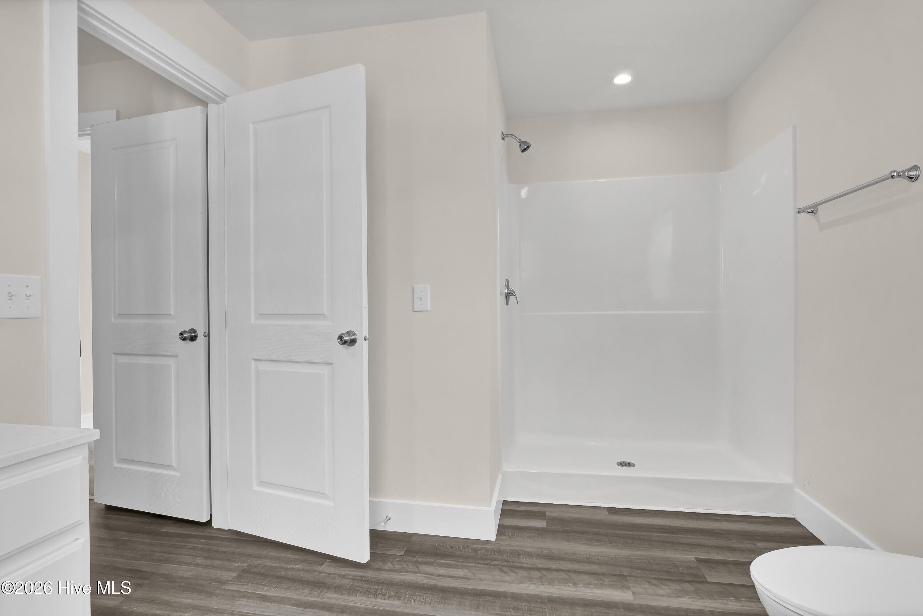 100557957 | Photo 18