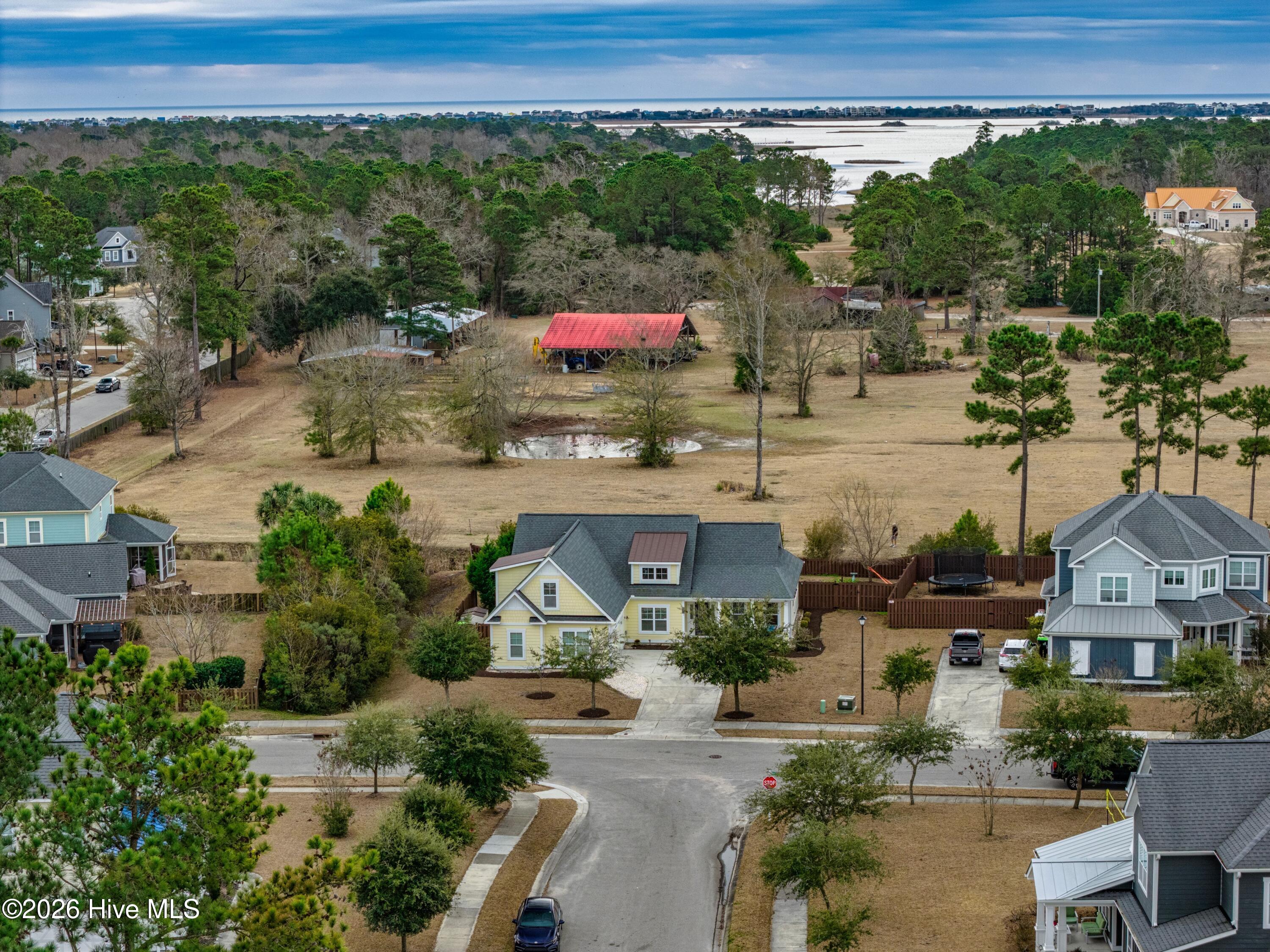 100552458 | Photo 33