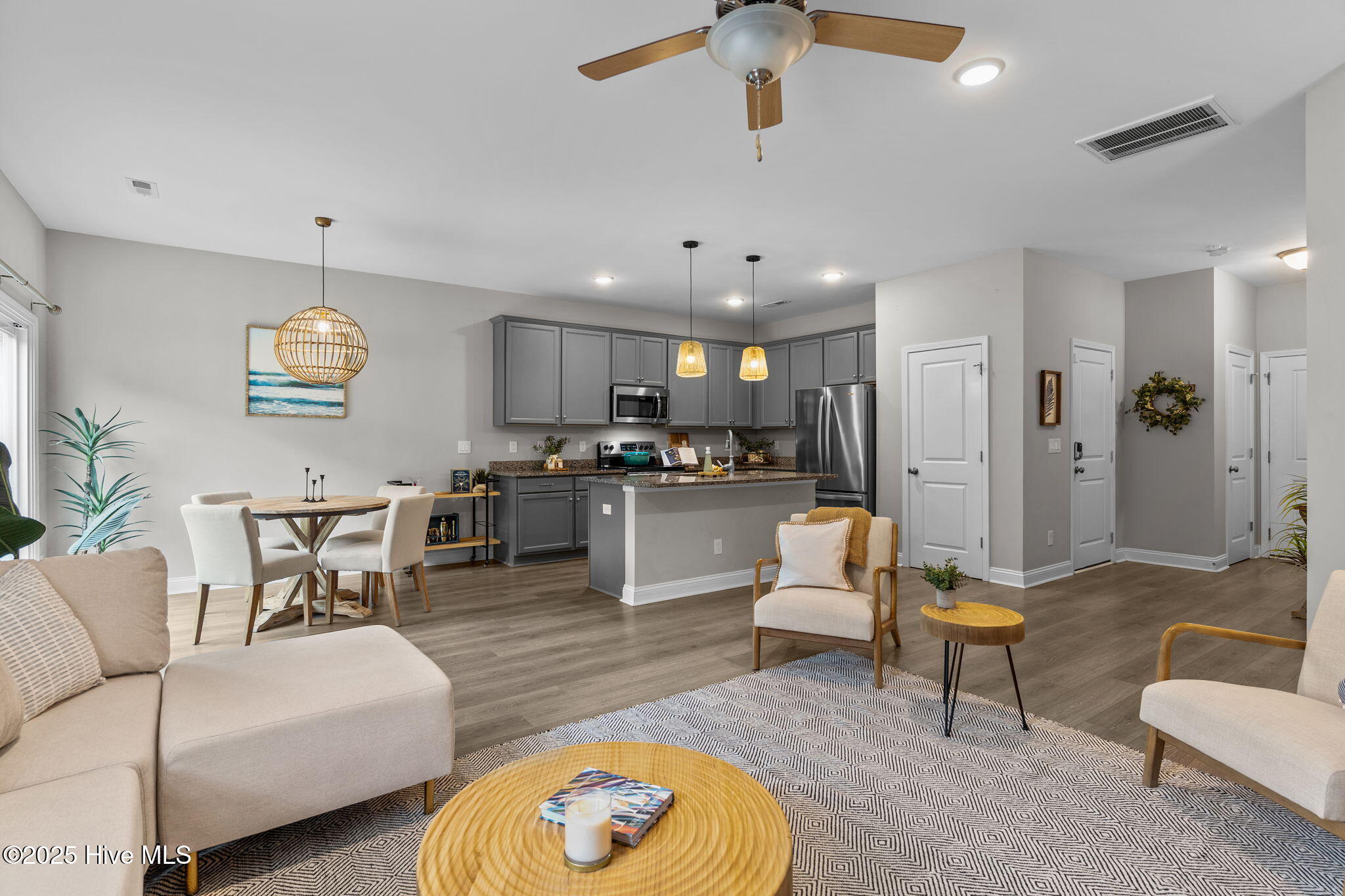 1527 Grey Cliff, Wilmington, NC 28405 – photo 6: 8-living_corner_to_ktichen