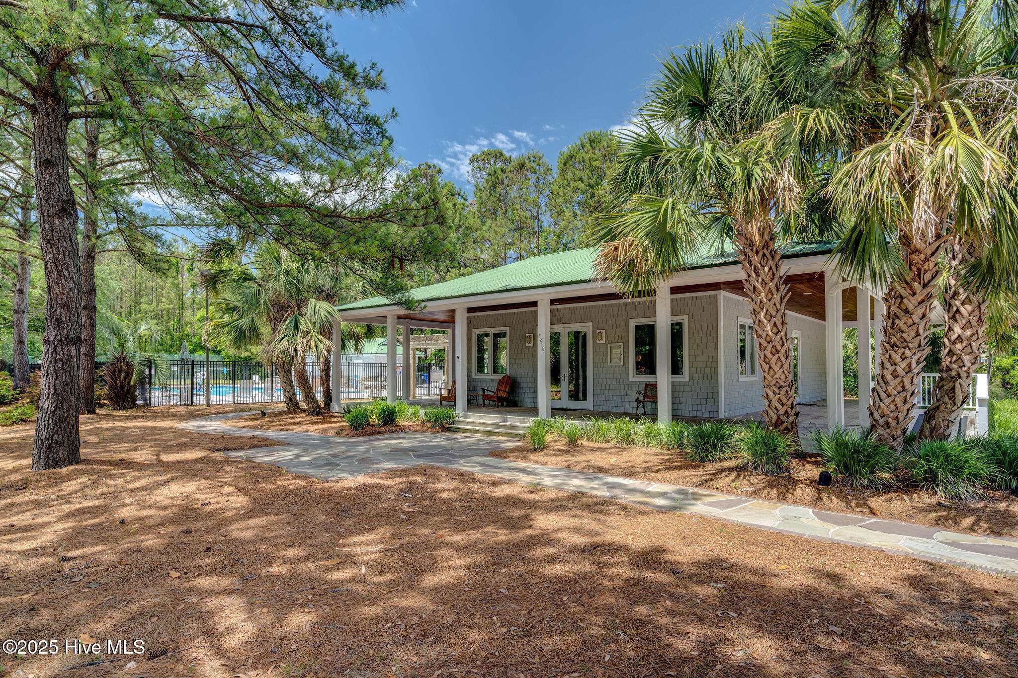 100540017 | Photo 67