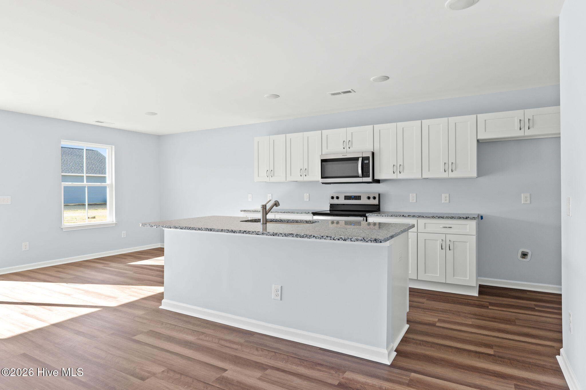 100534637 | Photo 11