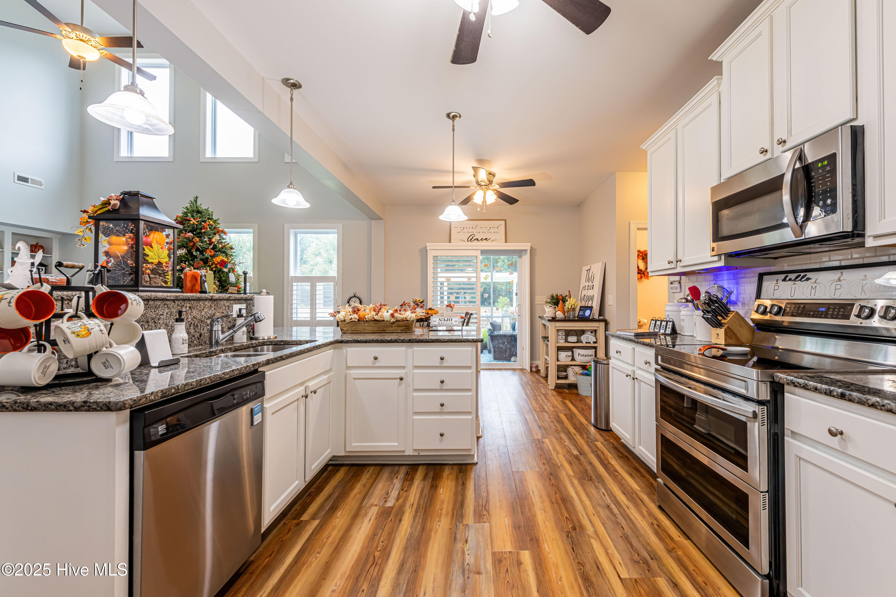 100524839 | Photo 26