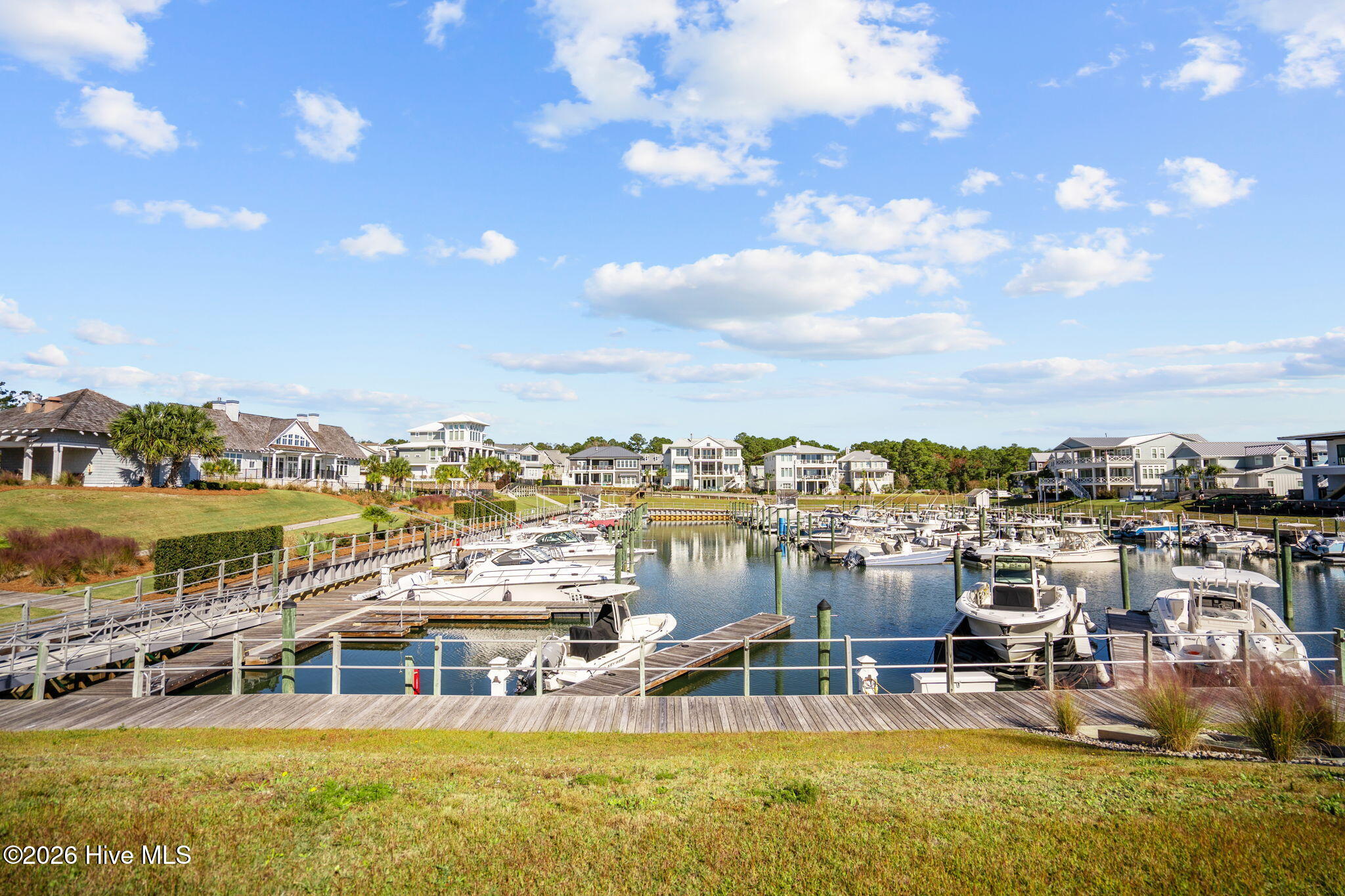 100561324 | Photo 47