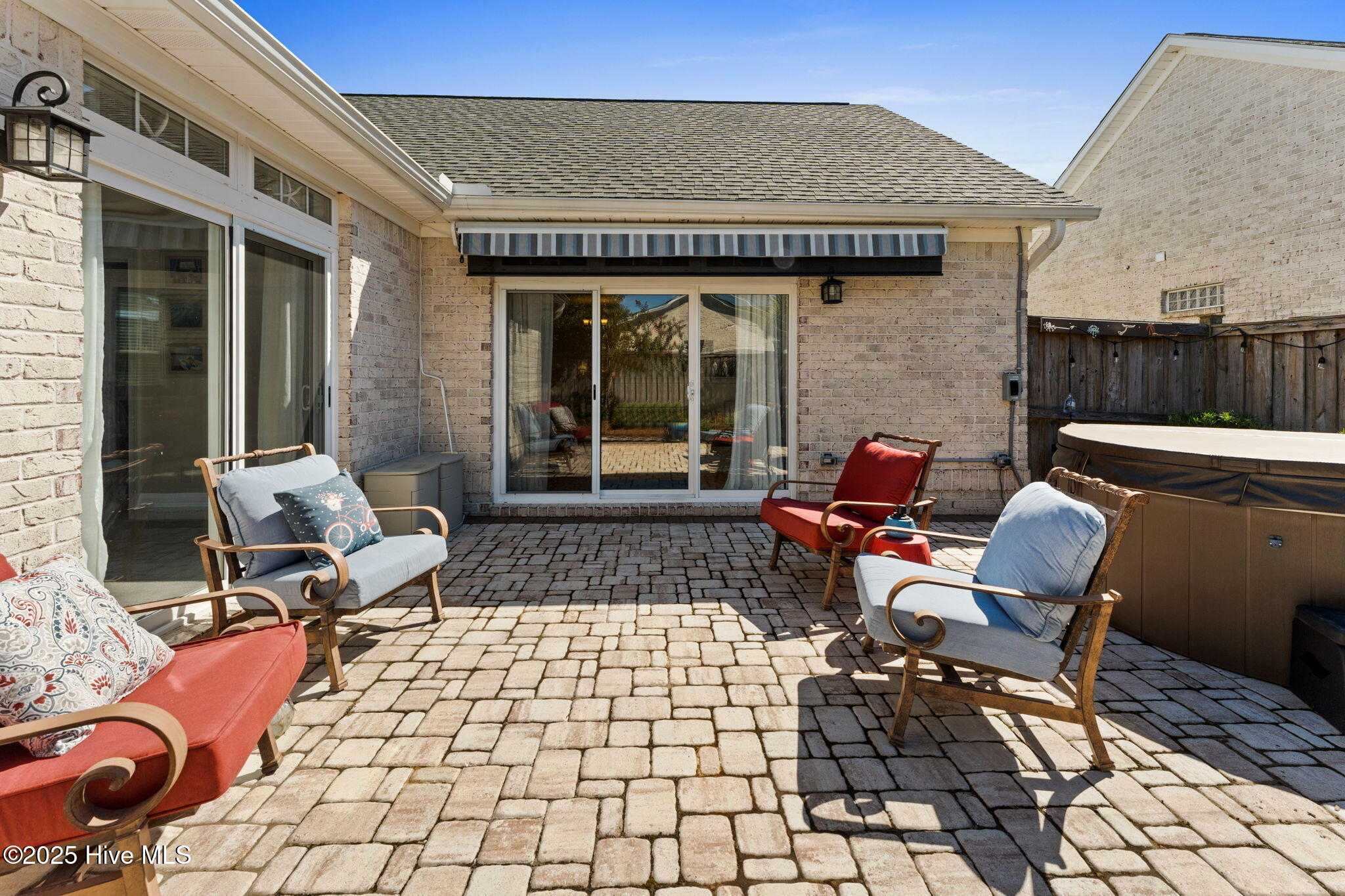 100528082 | Photo 20