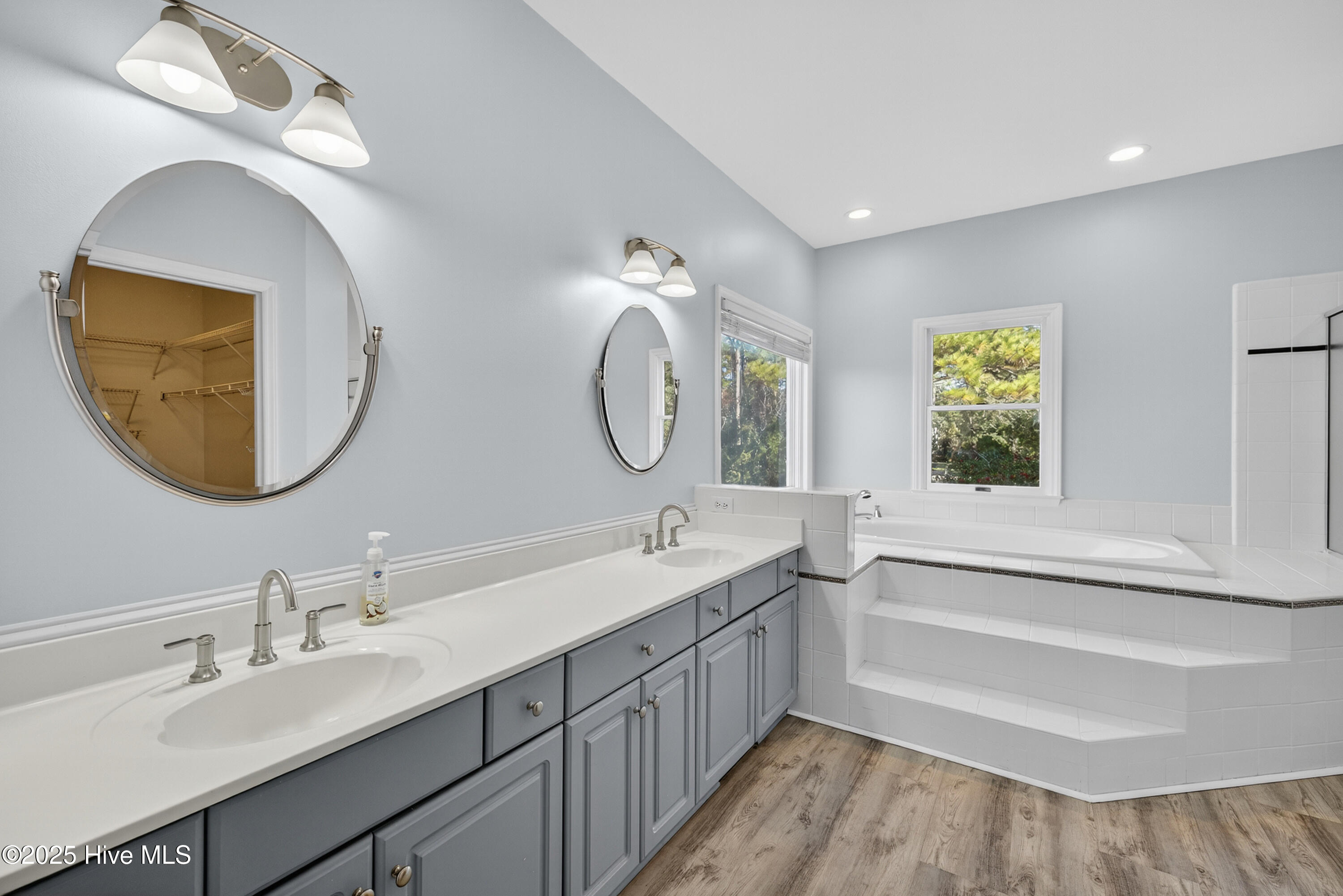 100539038 | Photo 49