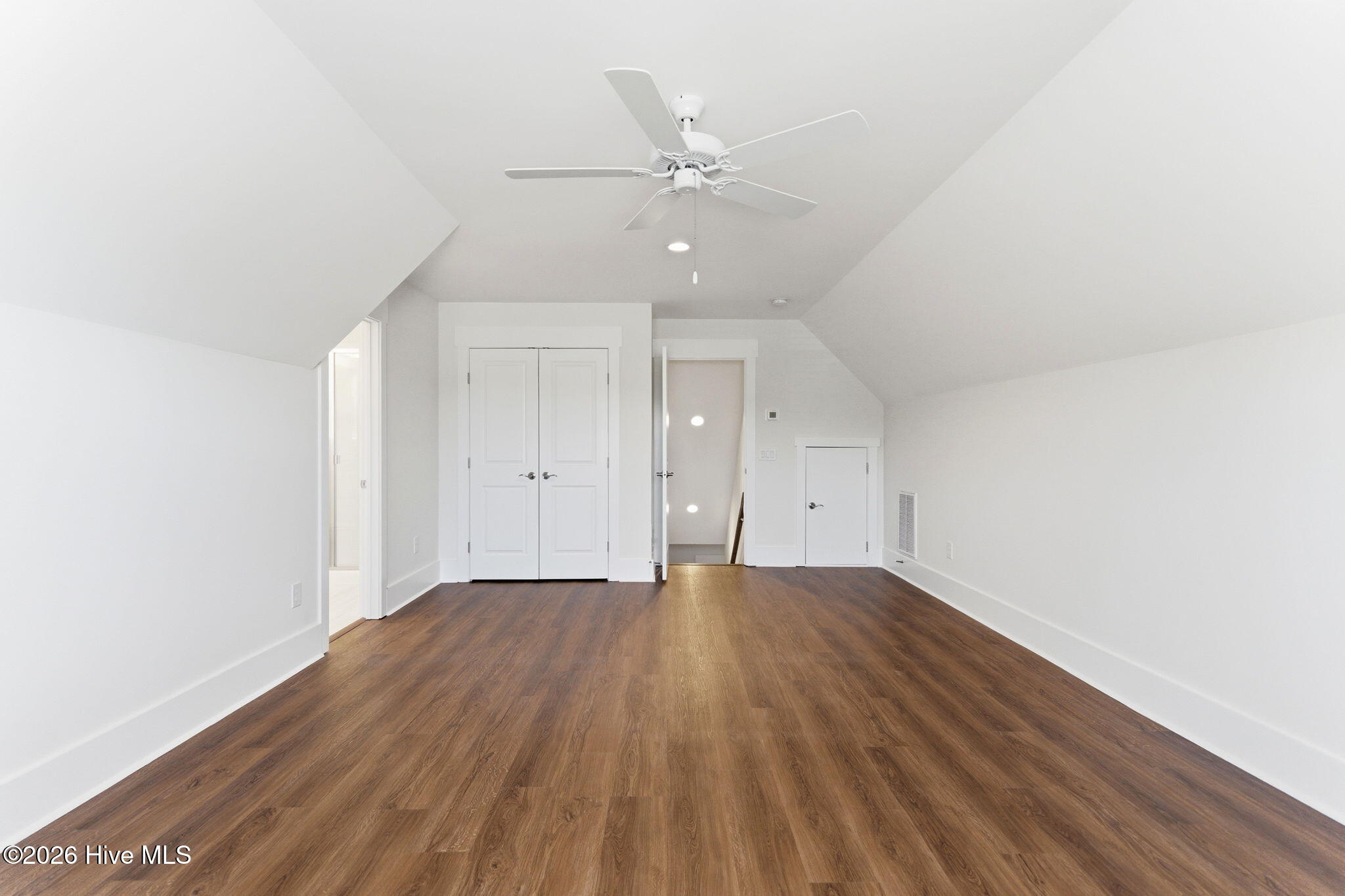 100543119 | Photo 39