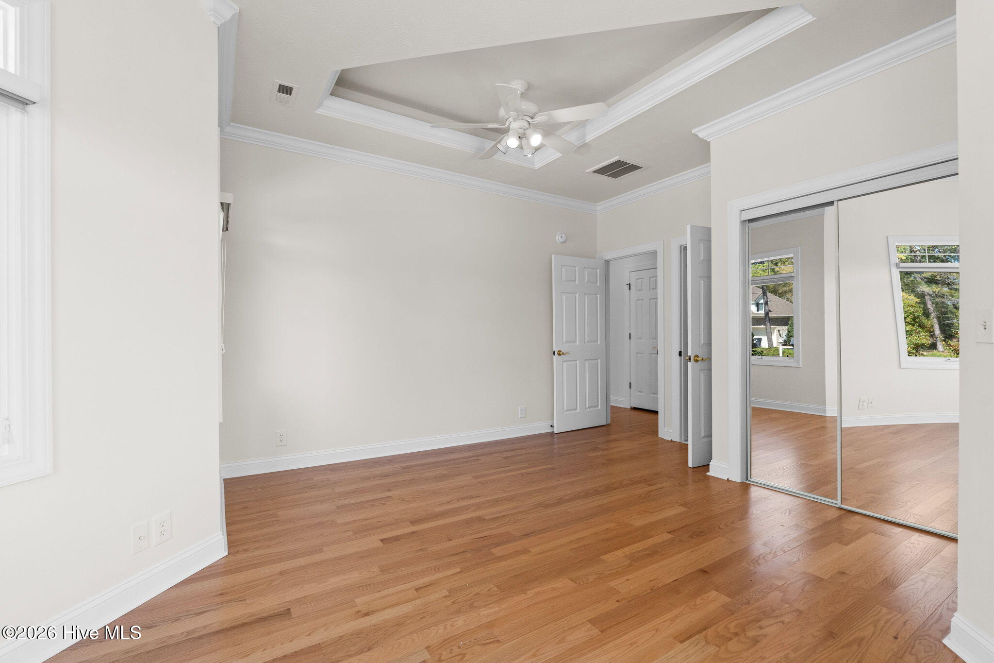 100564967 | Photo 32