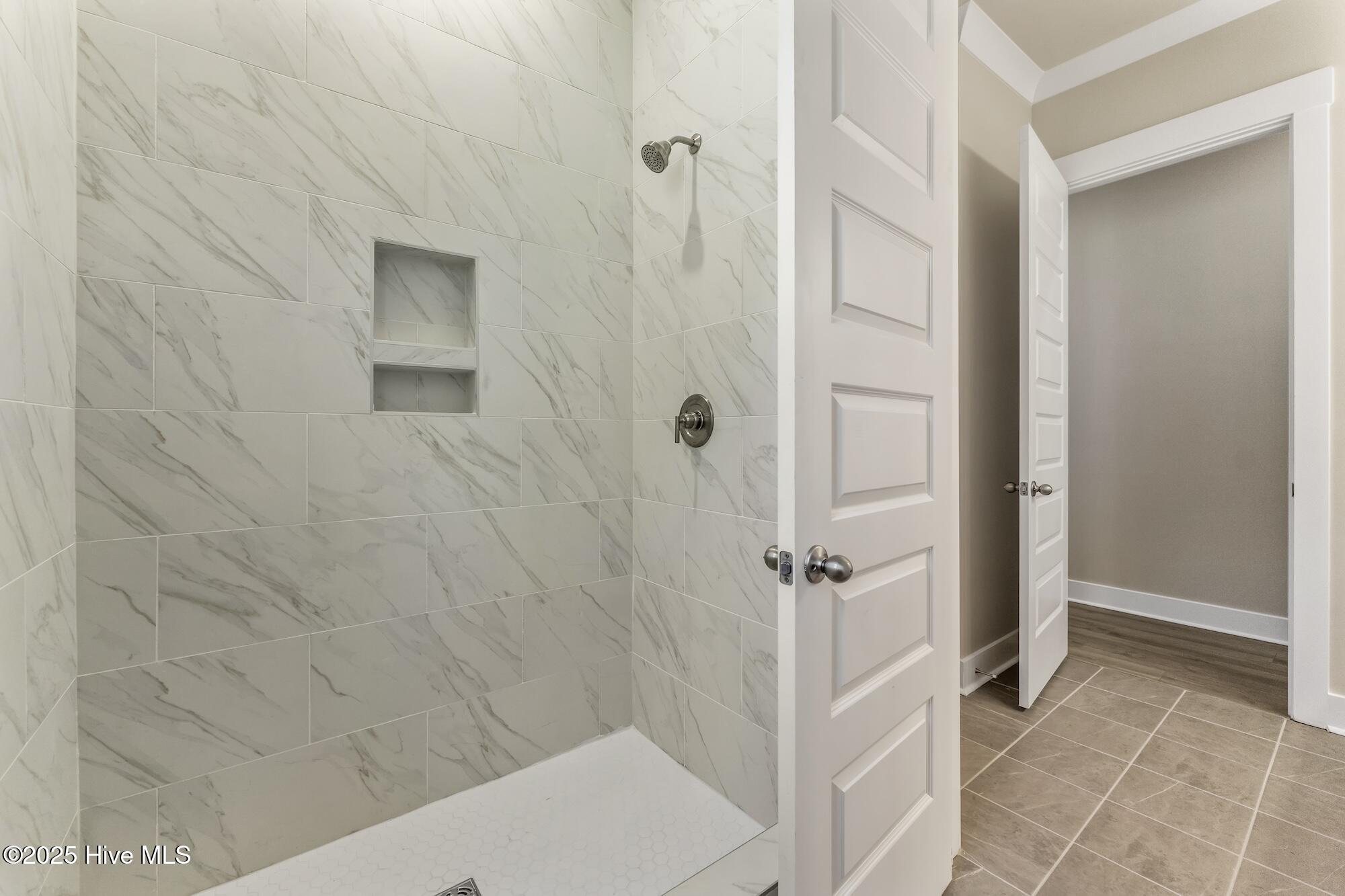 100542321 | Photo 28