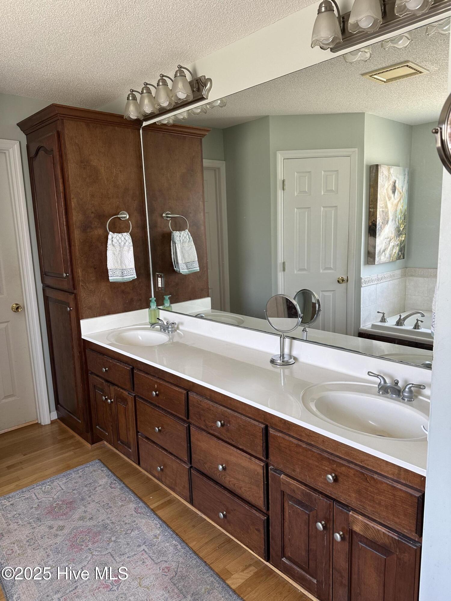 100514130 | Photo 61