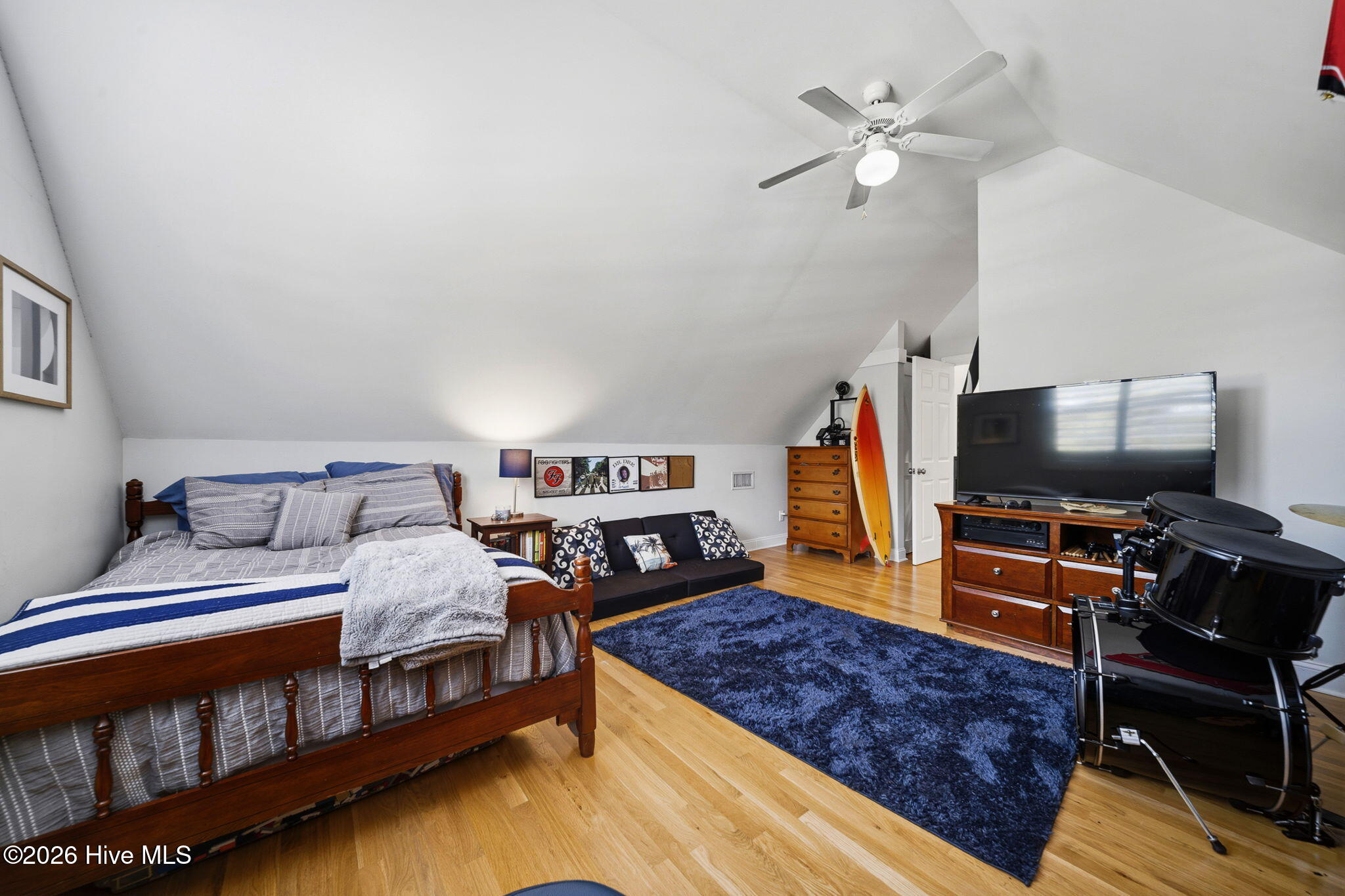 100561515 | Photo 85